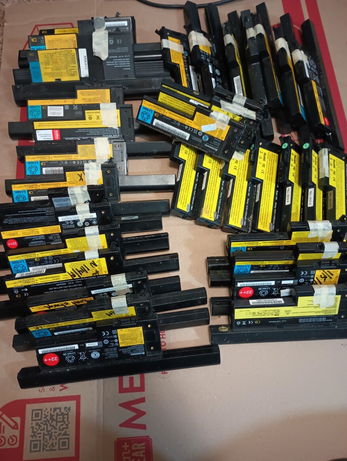 Lot of 35 Lenovo Laptop Battery (Parts/ Scrap)