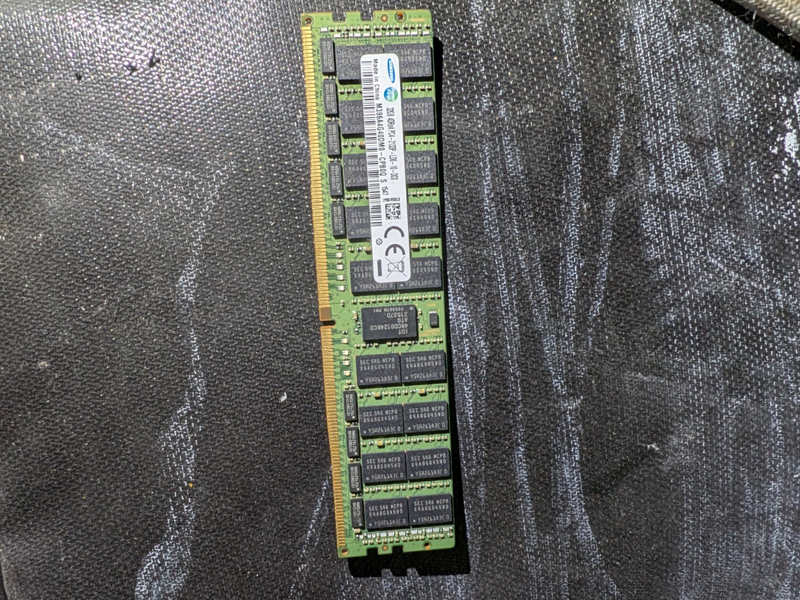 Samsung 32GB (1 x 32GB) PC4-21300 (DDR4-2666) Memory (M393A4K40CB2-CTD7Y)