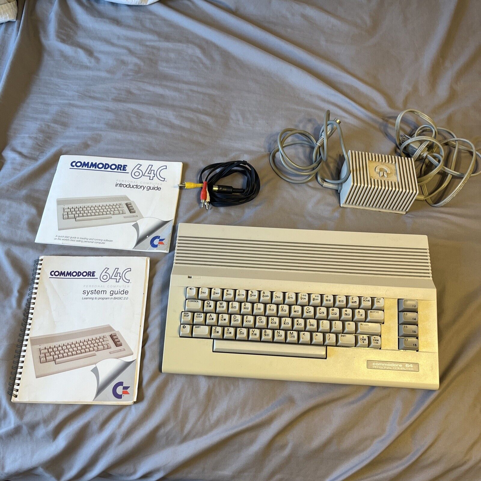 “Commodore 64 C”Computer  (Includes Power Supply, AV cables, Manual) WORKING