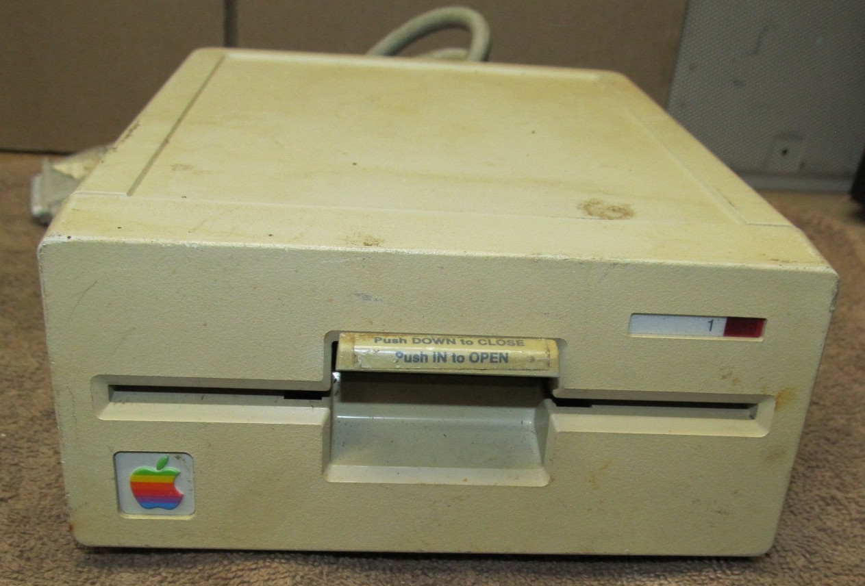 Vintage Apple 5.25 Drive A9M0107