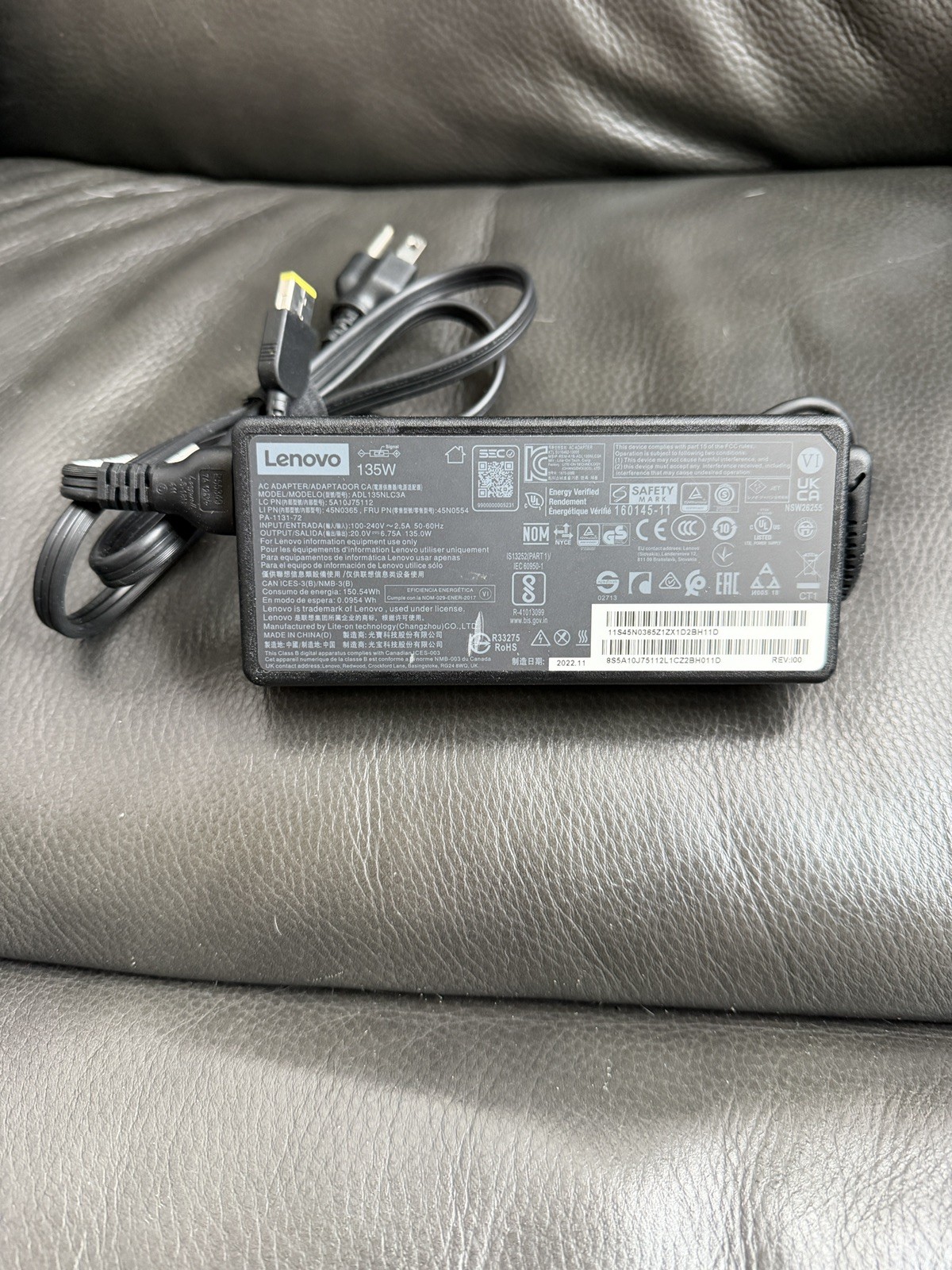 LENOVO ADL135NLC3A 20V 6.75A 135W Genuine Original AC Power Adapter Charger