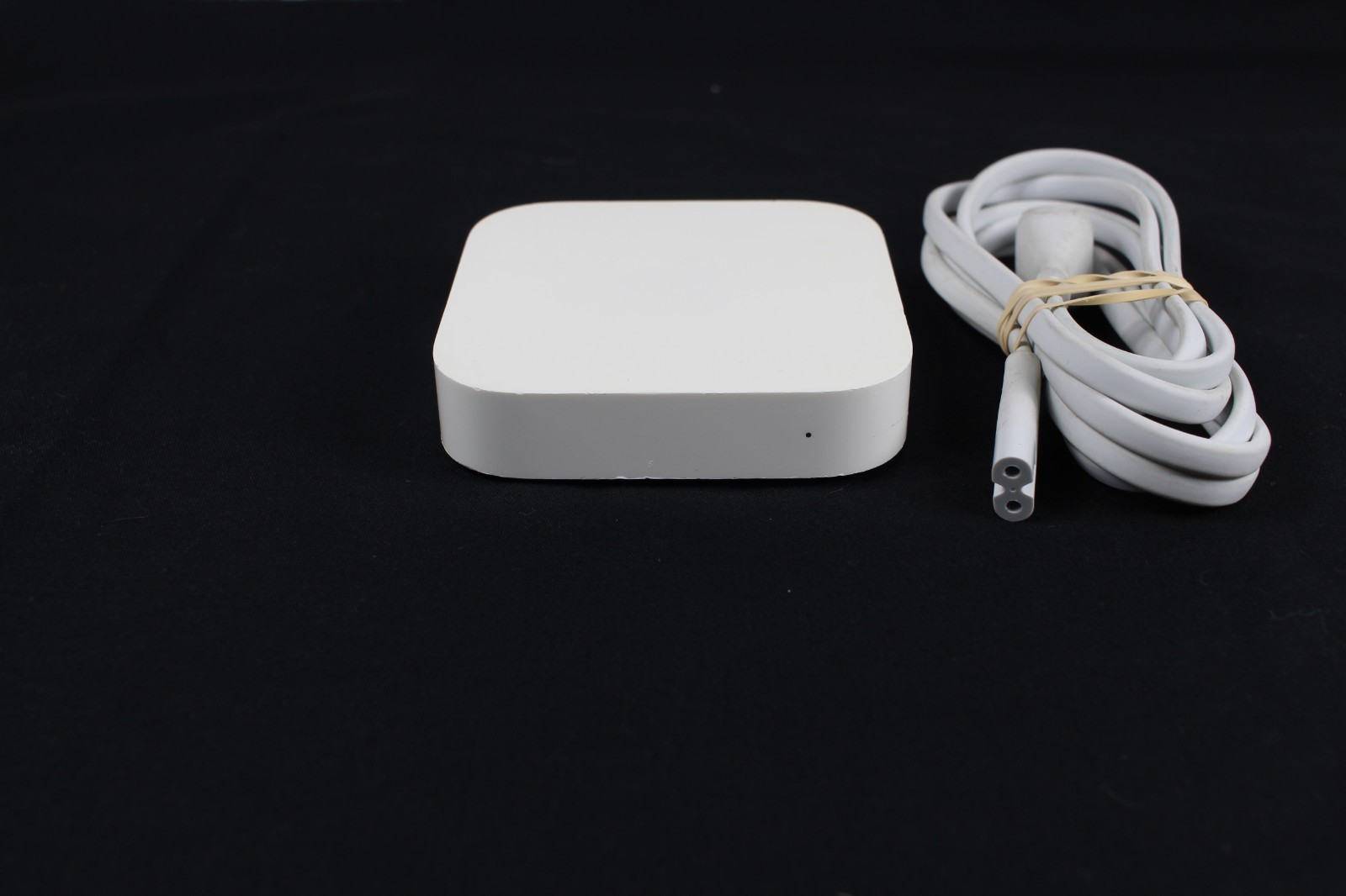 Apple AirPort Express  Wi-Fi Router A1392 FAST - .
