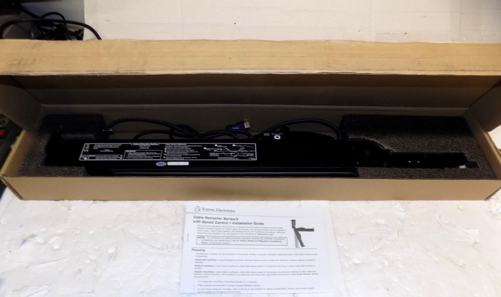 Extron Retractor XL  Series /2 HDMI Cable Retraction System 70-1066-04