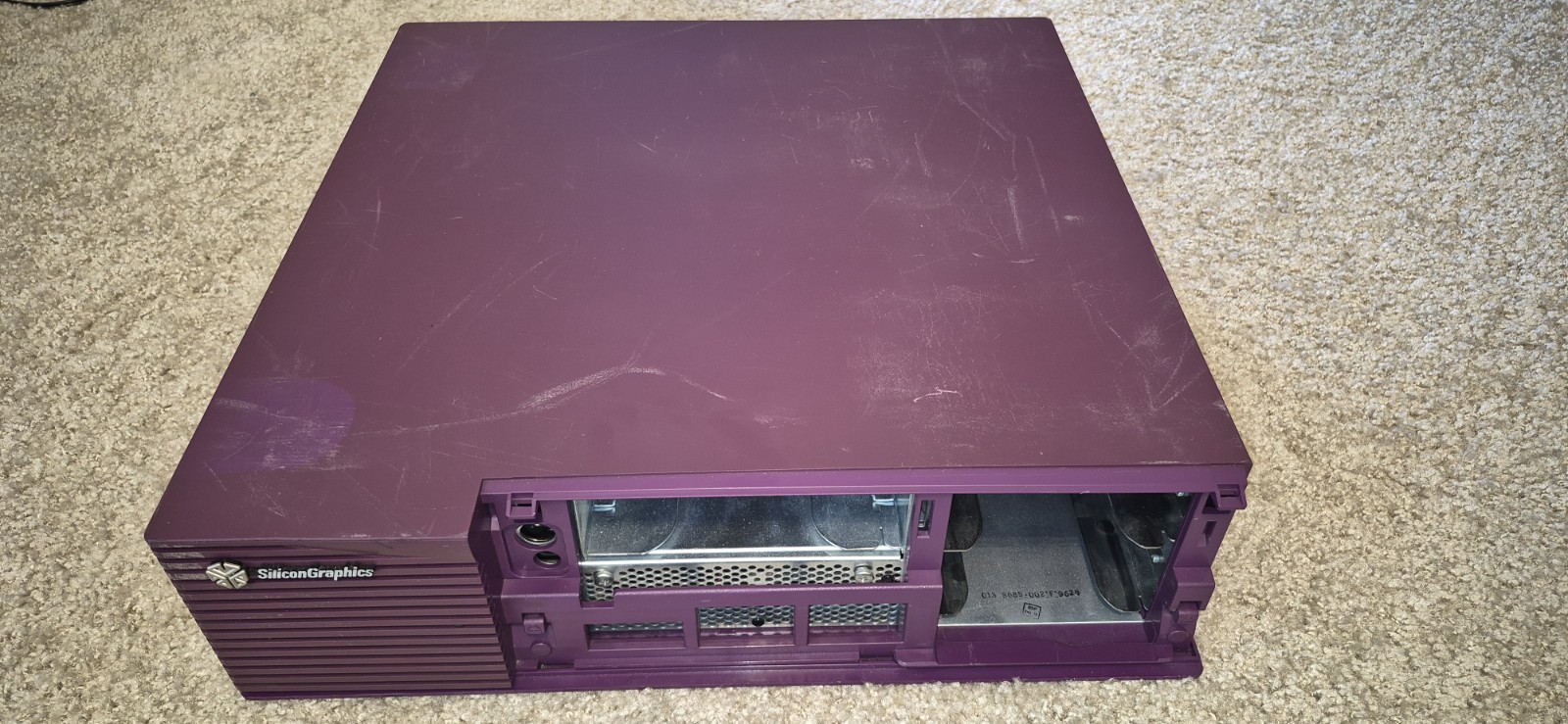 SGI Indigo 2 ,Powers on and Boots to Bios ,185mhz 128MB RAM ,Solid Impact ,AS IS