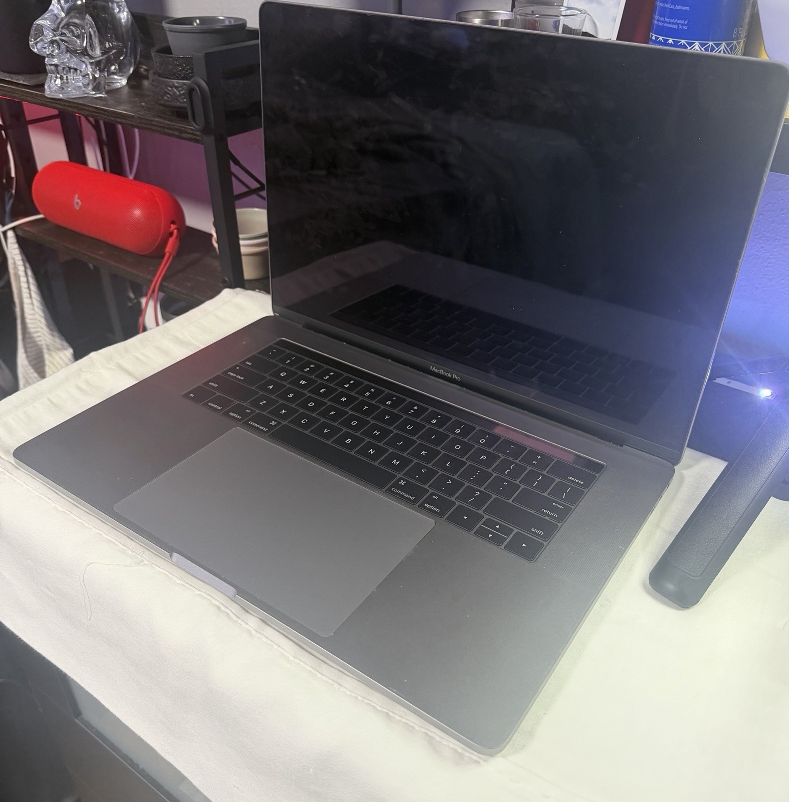 Apple MacBook Pro A1707 15" i7 2.9GHz 16GB 512GB SSD Touch Bar 2016 Gray