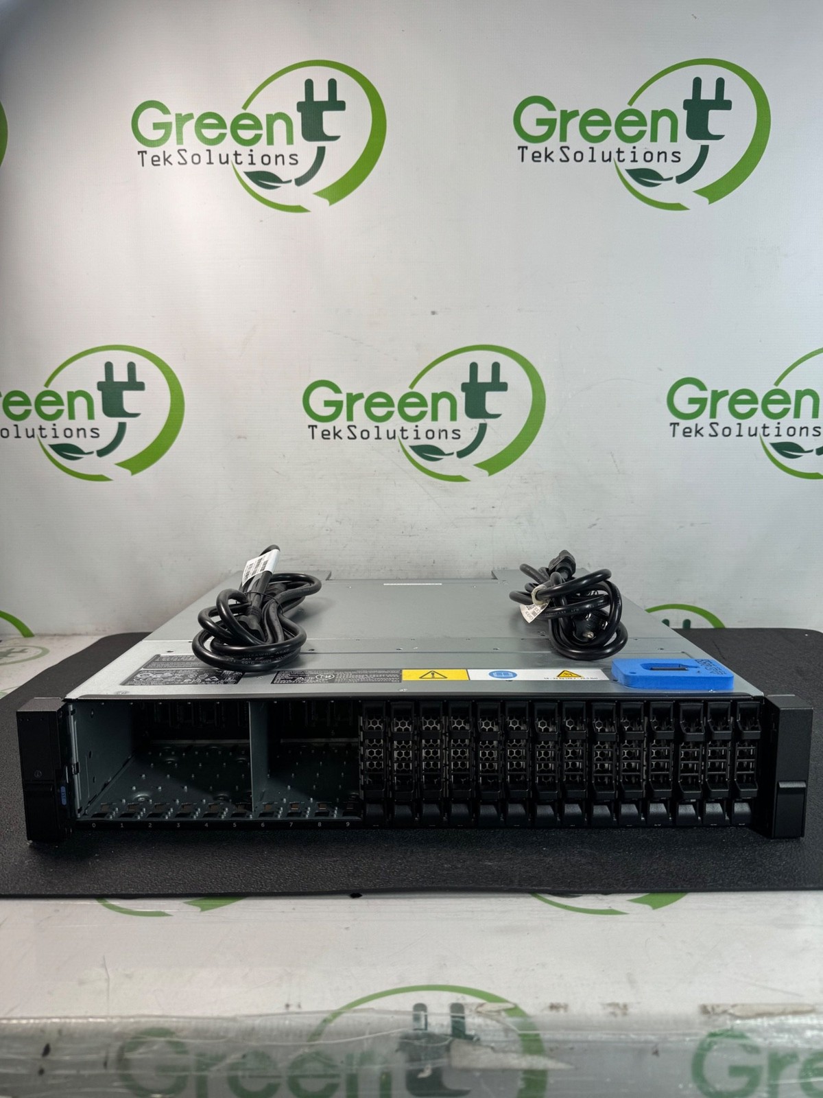 Dell PowerVault ME5024 24-Bay SFF Storage Array 2x 6CD88 25GbE iSCSI Controllers