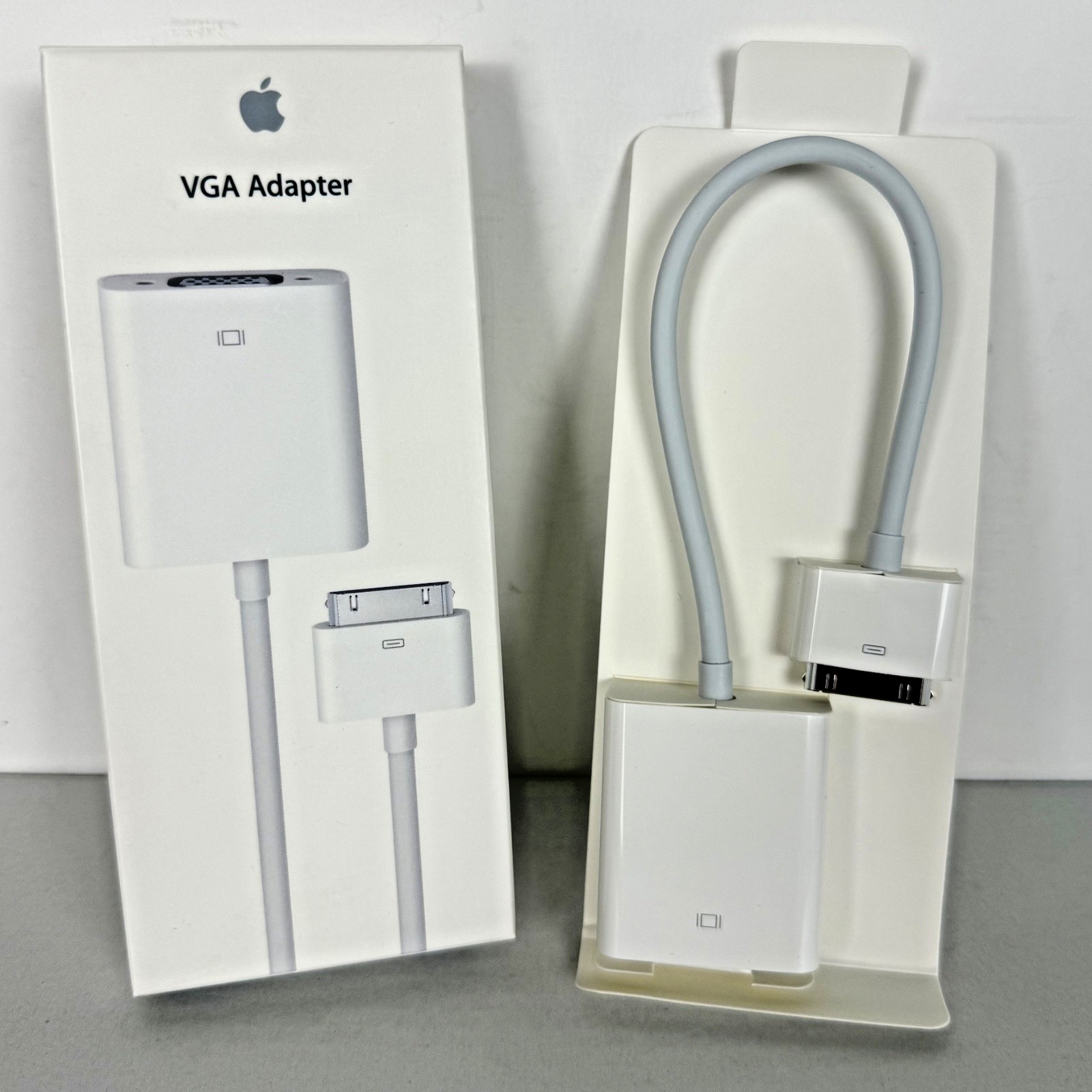 GENUINE OEM APPLE 30-PIN To VGA ADAPTER MC552ZM/B