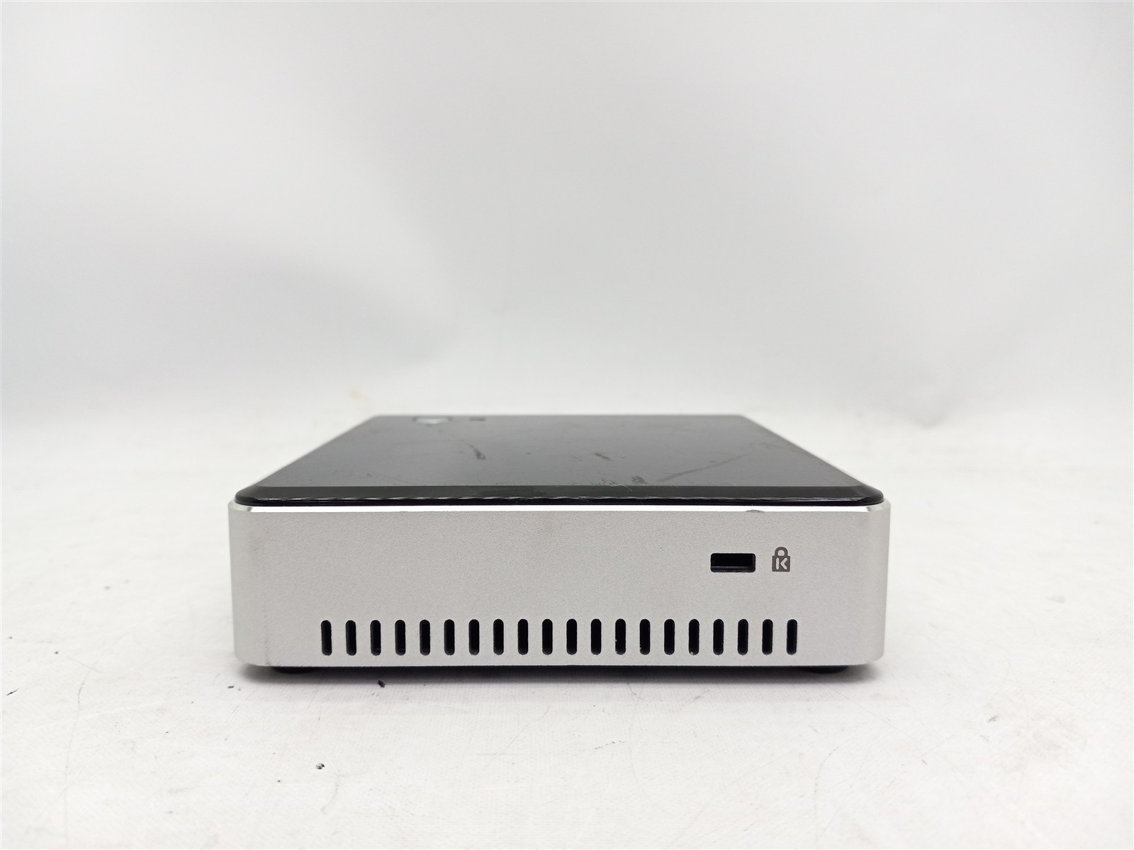 Intel NUC NUC5i3RYK Intel i3-5010U 2.10GHz 8GB DDR3 256GB SSD Windows 11 Pro