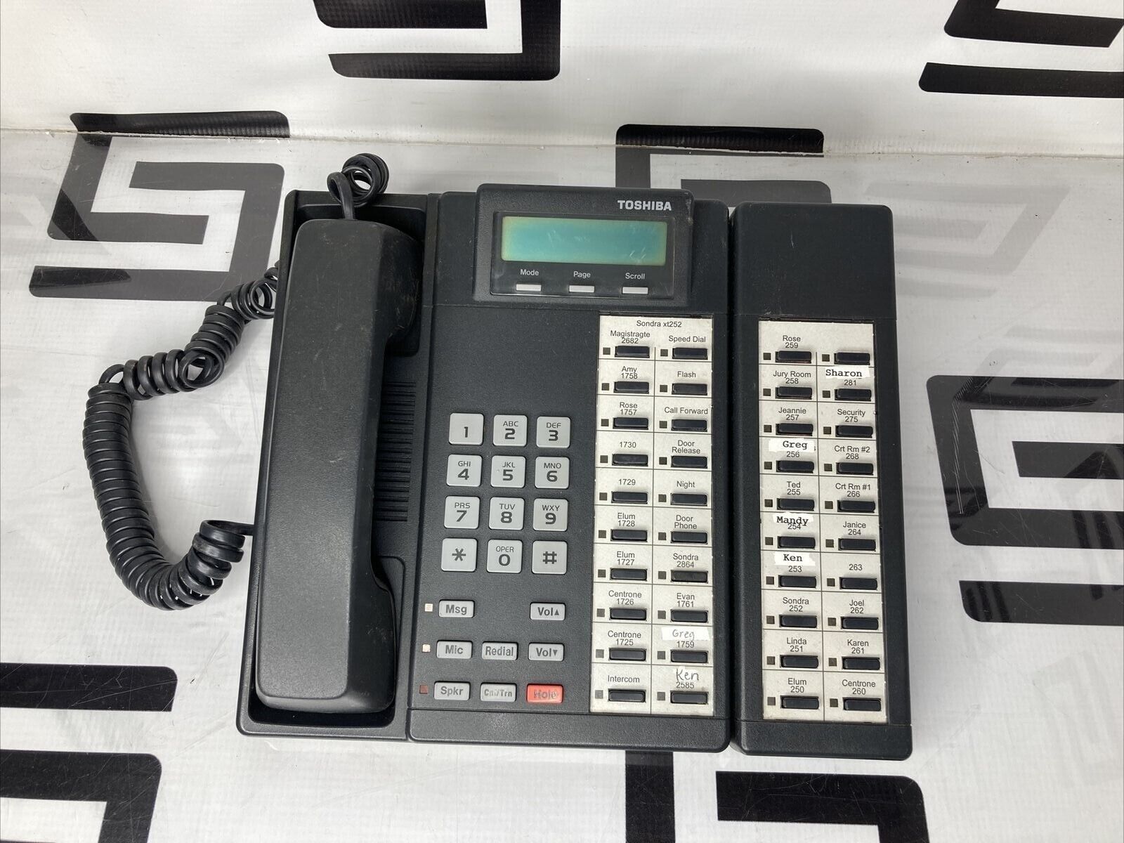Toshiba DKT2020-SD Digital Business Telephone with DADM2020     