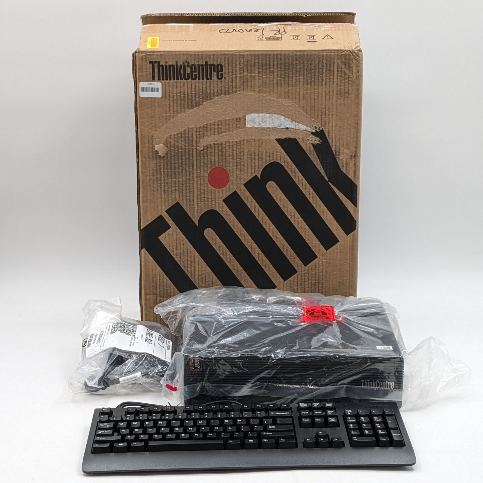 Lenovo ThinkCenter M75s Gen 5 SFF Desktop Ryzen 7 PRO 8700G 16GB DDR5 512GB SSD