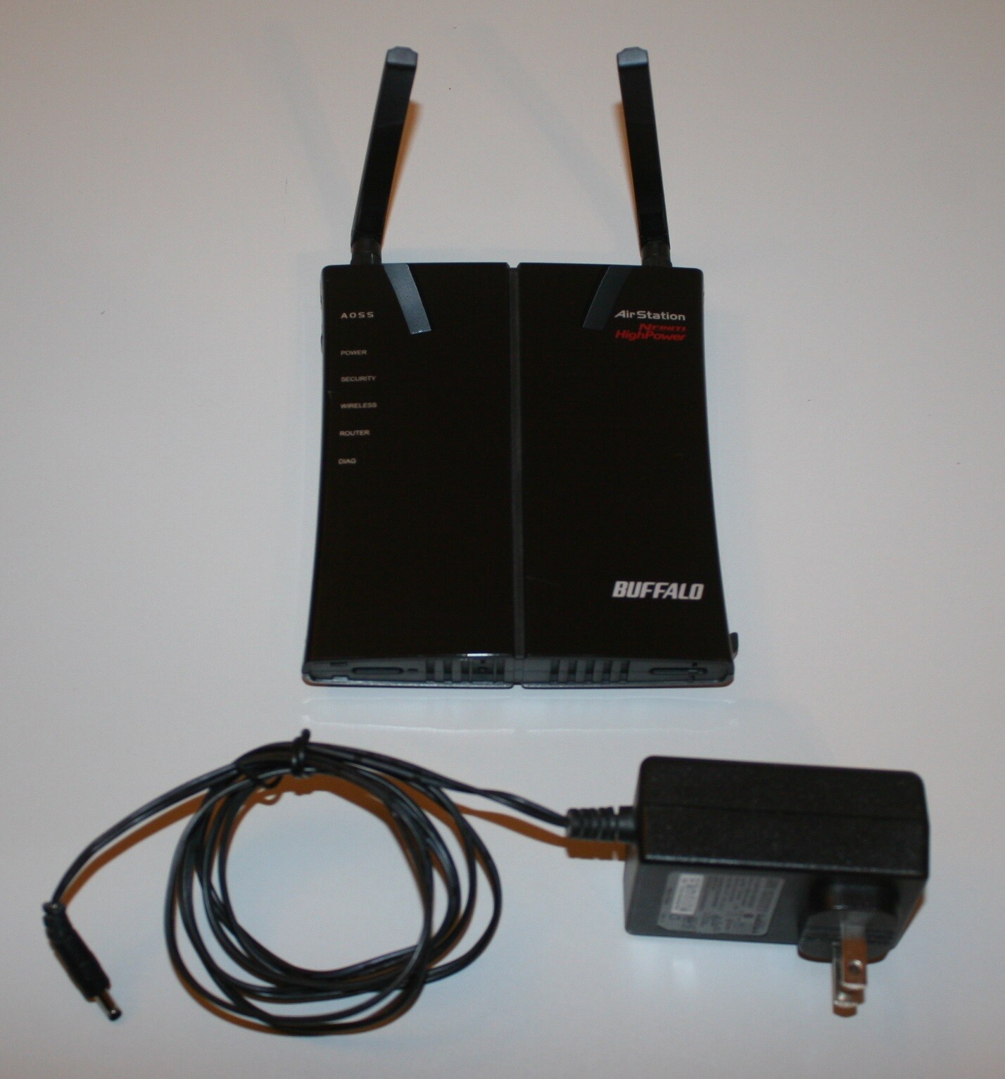 Pre-Owned Buffalo AirStation Nfiniti HighPower N300 Wireles Router WHR-300HP