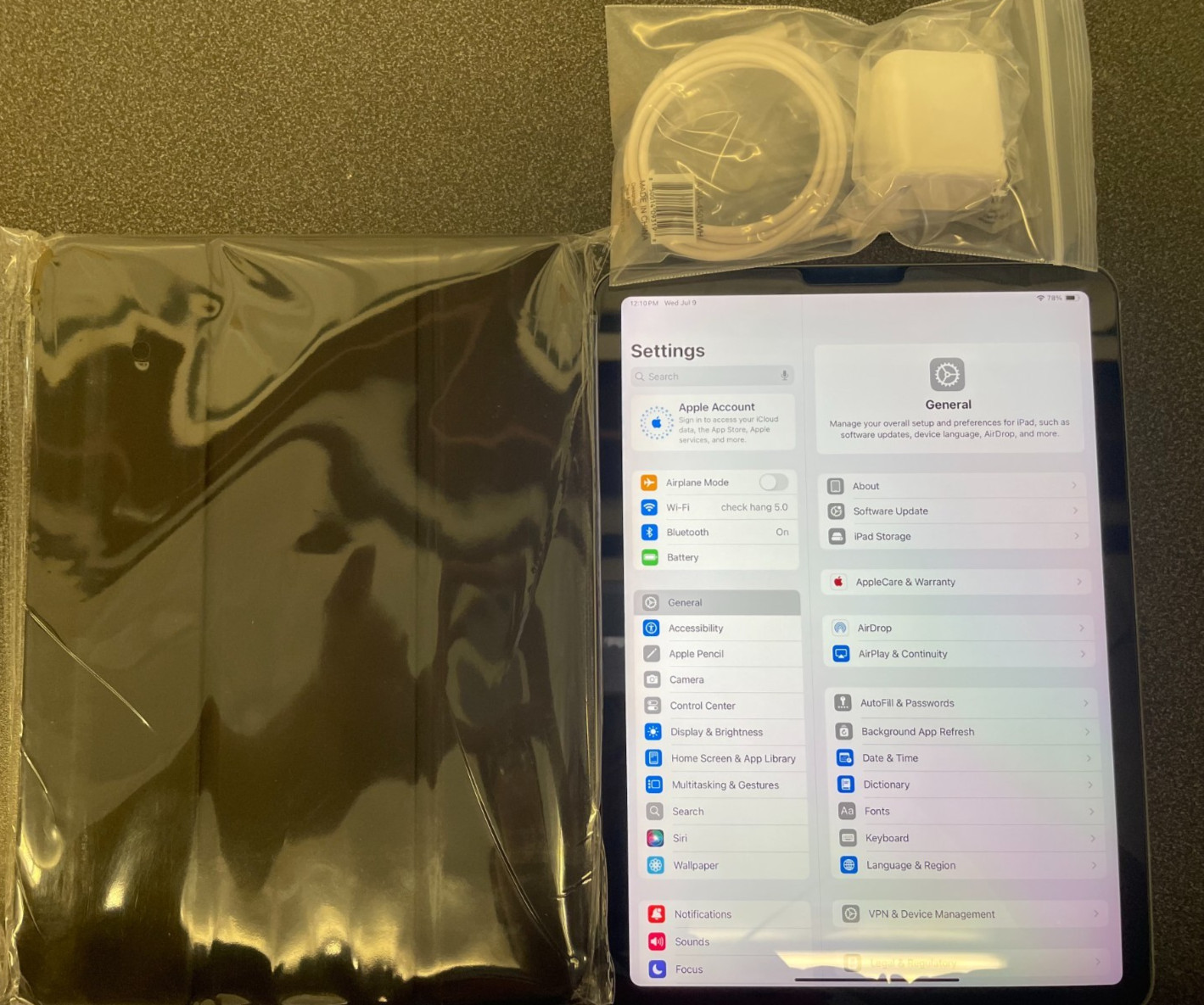 Apple iPad Air 4th Gen Wi-Fi, 10.9in - 64 GB - ALL COLORS - BUNDLE DEAL