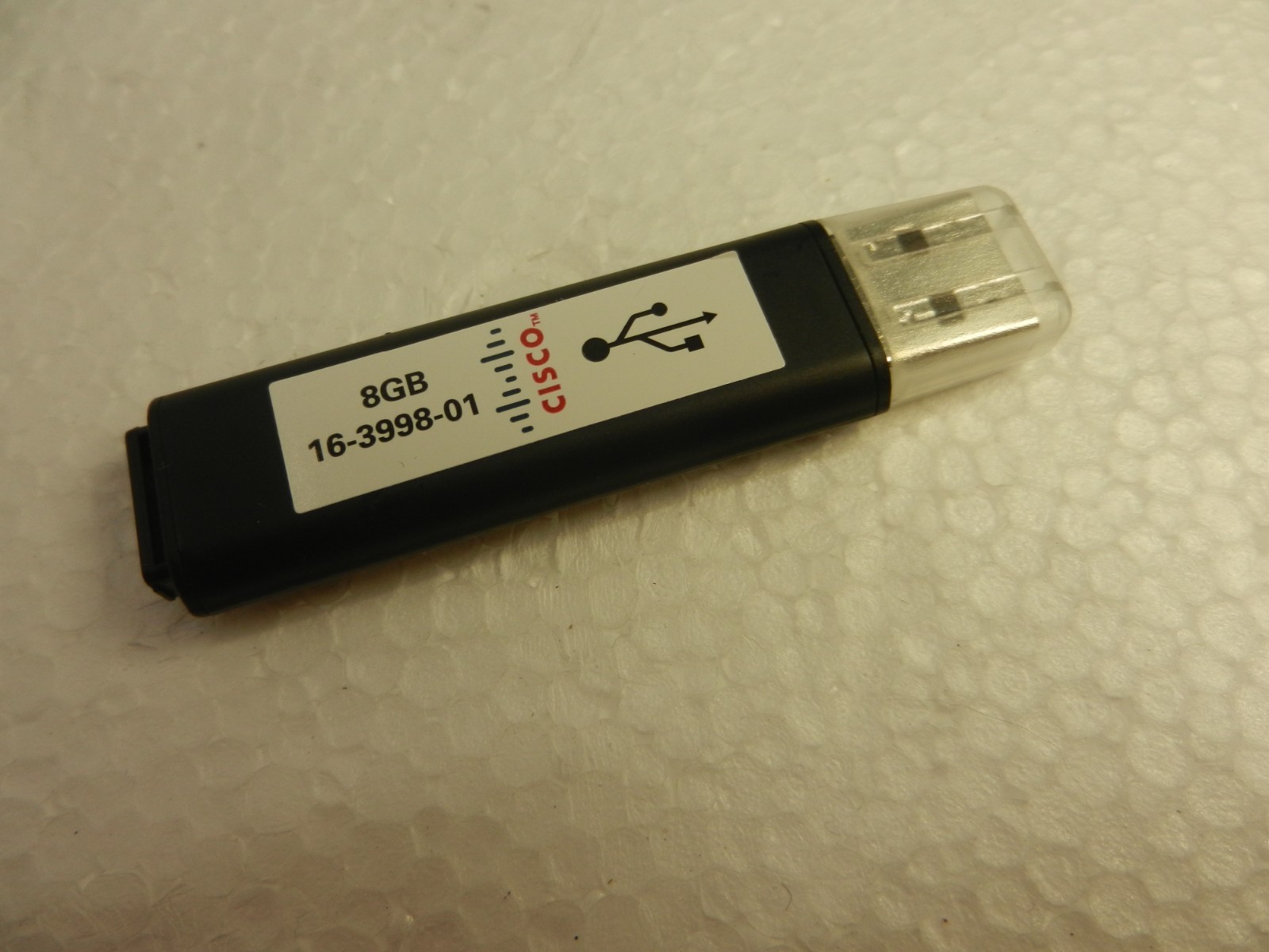  16-3998-01 CISCO  8GB USB Log Flash Nexus 7000 Series