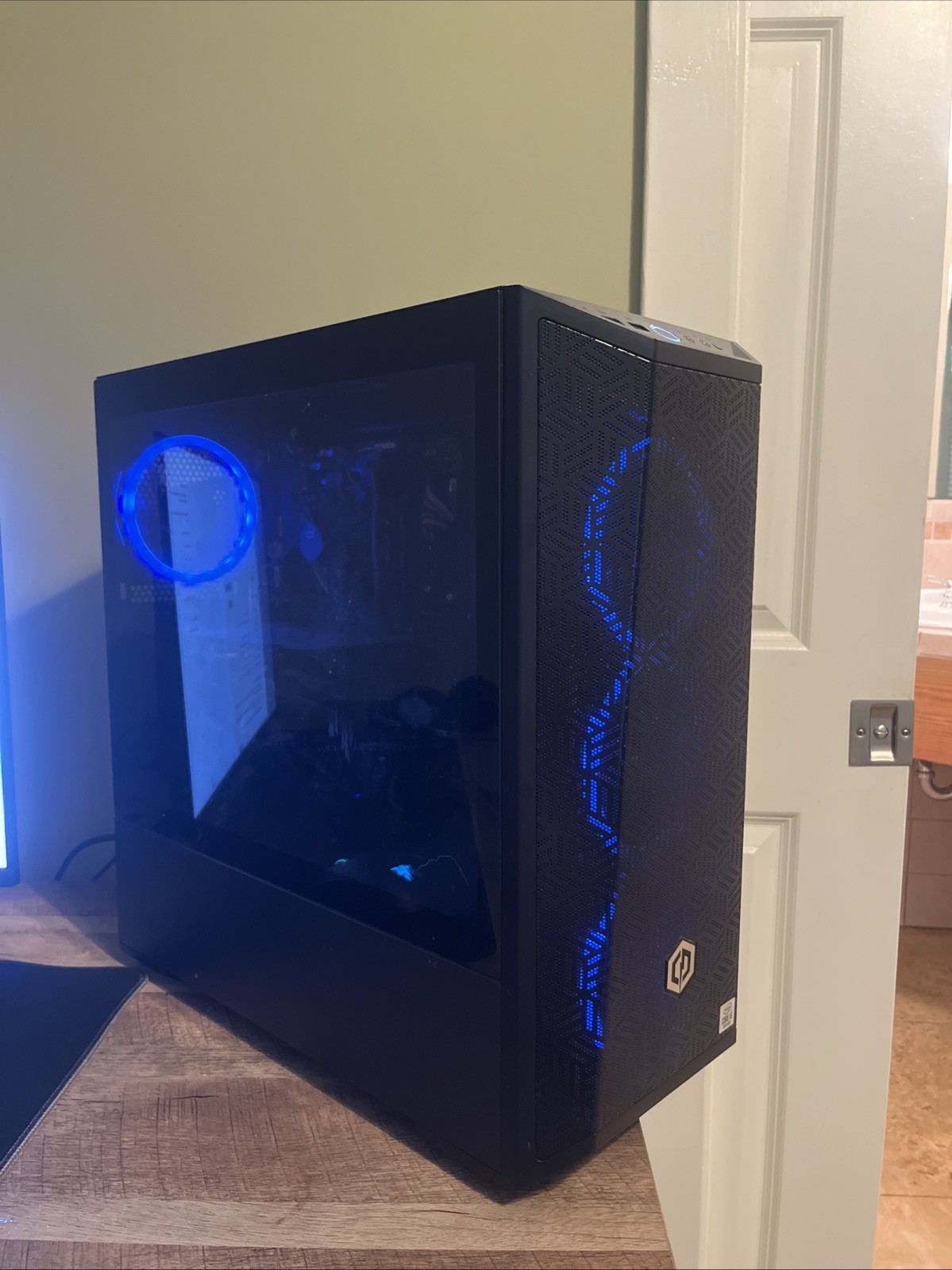 CyberPowerPC GXIVR8060A10 (500GB, Intel Core i5 10th Gen., 2.90GHz, 8GB) Gaming