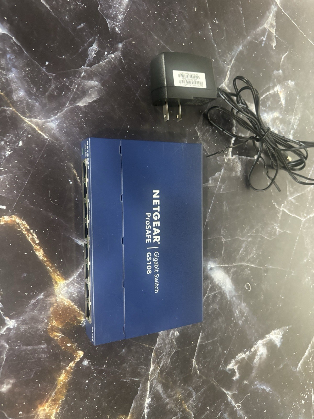 Netgear ProSAFE GS108 8-Port Gigabit Ethernet Unmanaged Switch Blue GS108v4