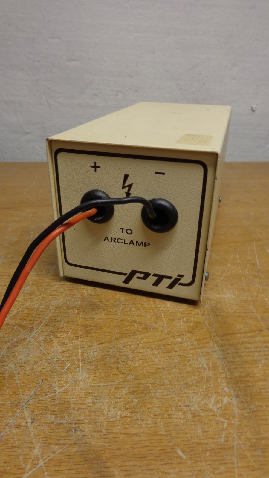 Photon Technology International PTI Power supply to ARCLAMP adapter