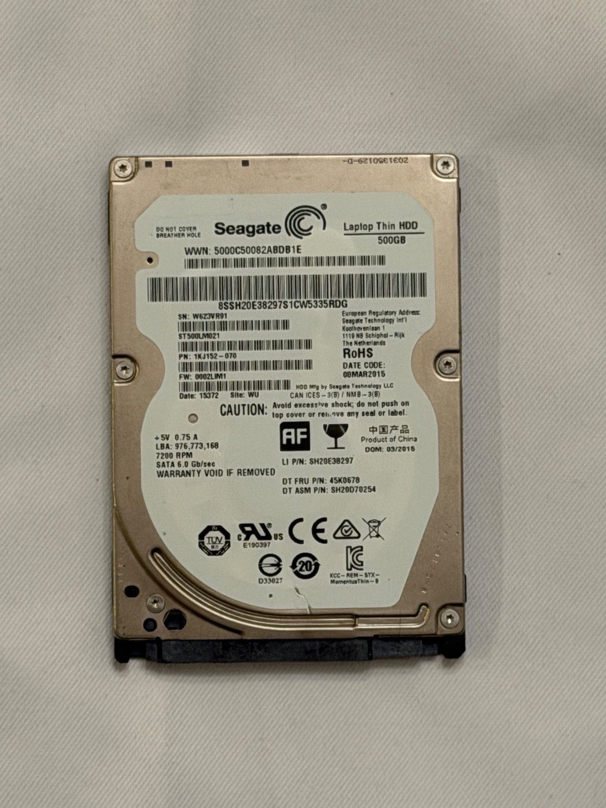 Seagate ST500LM021 PN: 1KJ152-070 FW:0002LIM1 WU (W623) China 2.5" 500gb 03.2015