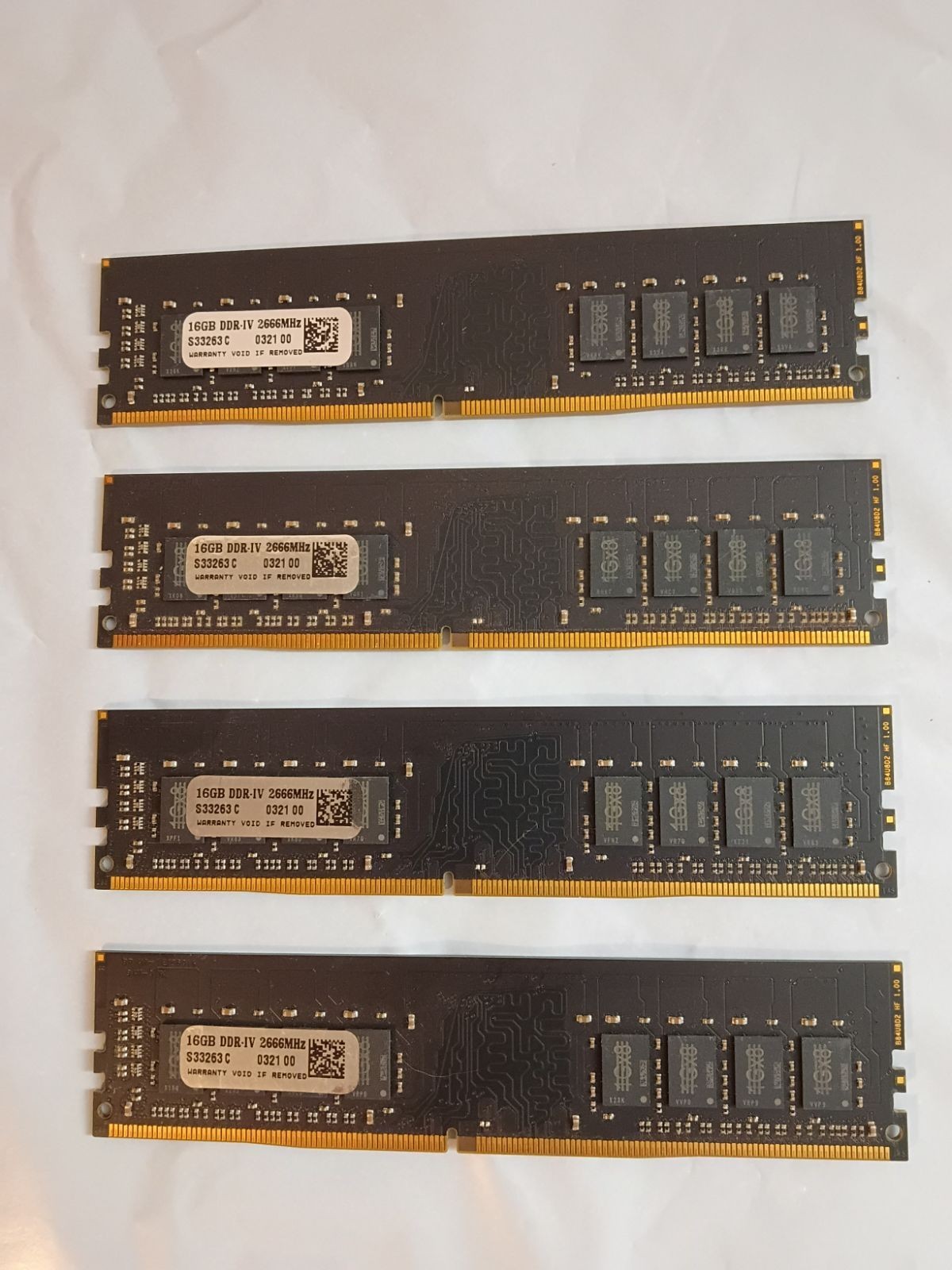 64 GB DDR4 Ram 2666mhz ( 4 x 16gb ) - 288 pin DESKTOP Non ECC - Black/Gold 64gb