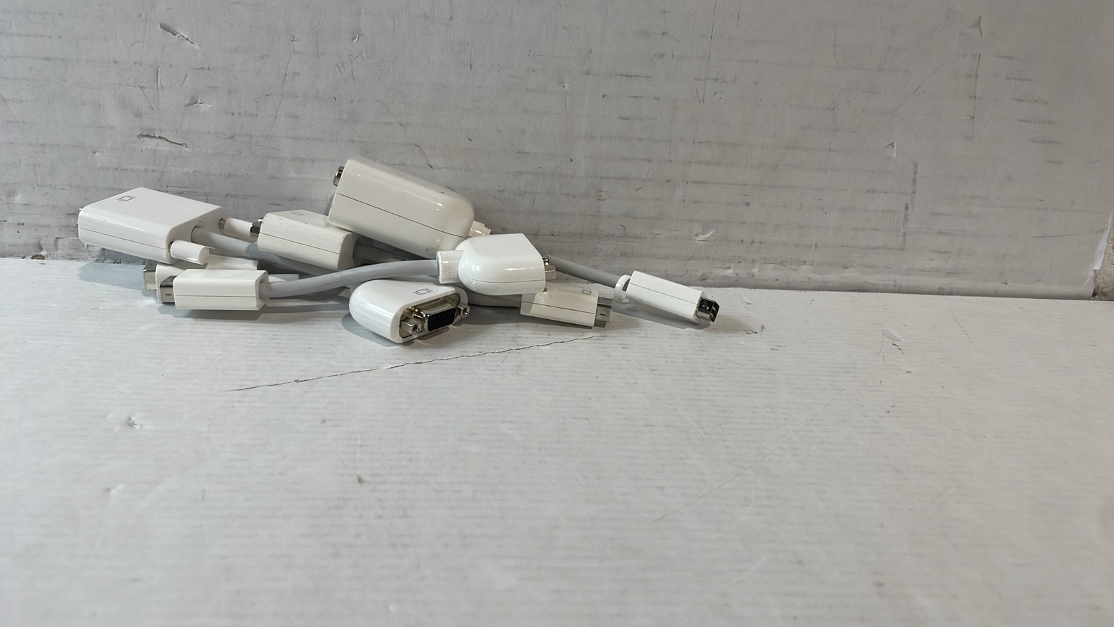 Apple Mini-DVI to DVI VGA Video Adapter Display Converter Units Lot of 5