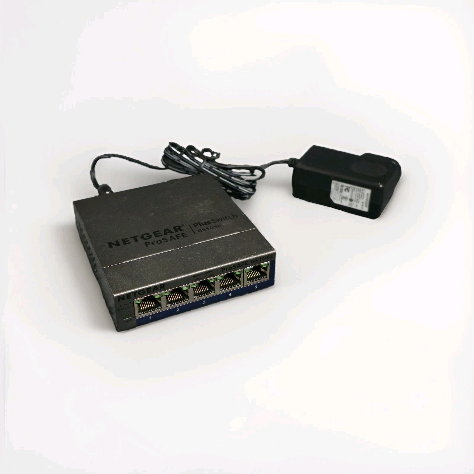 Netgear GS105Ev2 5-Port Gigabit Ethernet Smart Managed Plus Switch