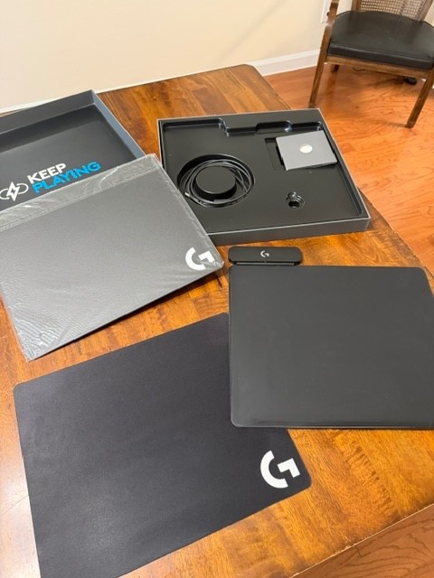 Logitech POWER PLAY Wireless Charging Gaming Mouse Pad W/Box Used