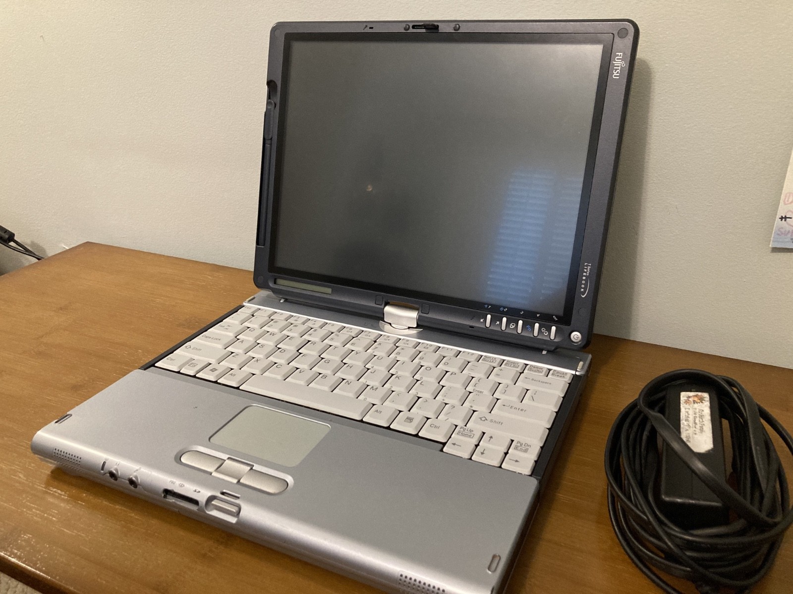 VINTAGE Fujitsu Lifebook T4010D Pentium M 1.8GHz 2GB RAM 40GB HDD  w/Charger