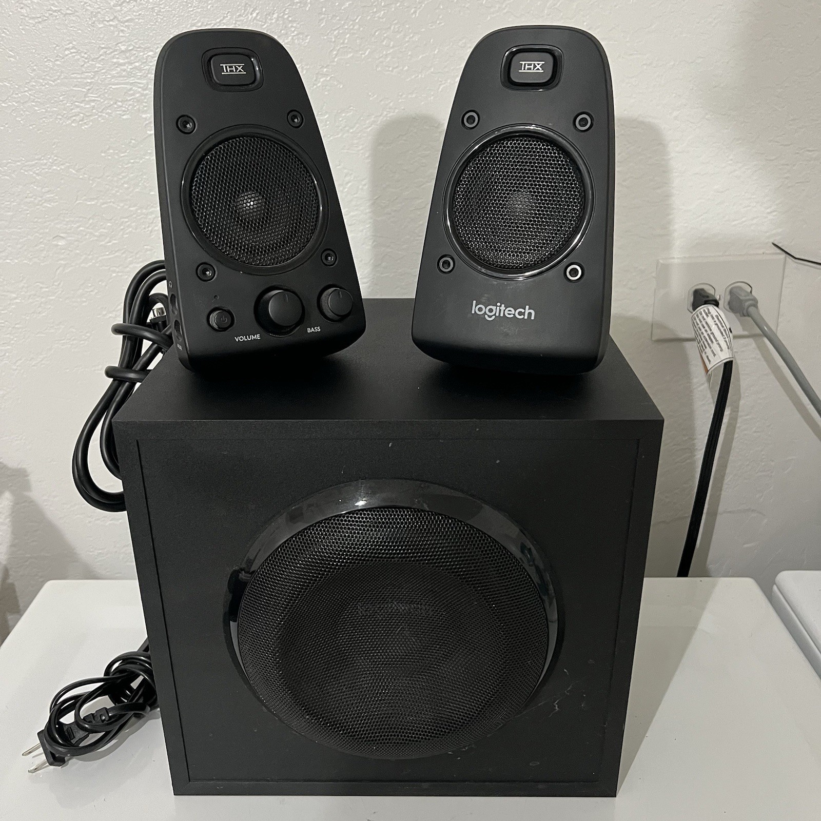 Logitech Z623 THX 2.1 Speaker System Subwoofer 400W Tested Working