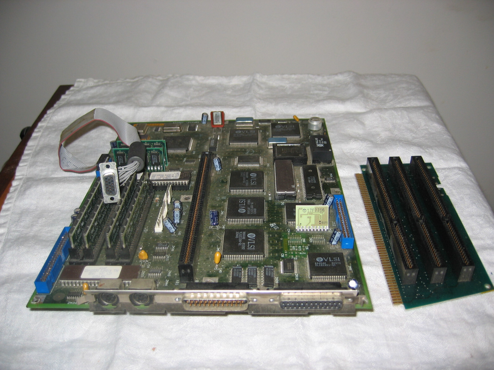 Vintage 1988 IBM 27F4086 Motherboard w/Riser card, 4 Memory Modules and 15 pin