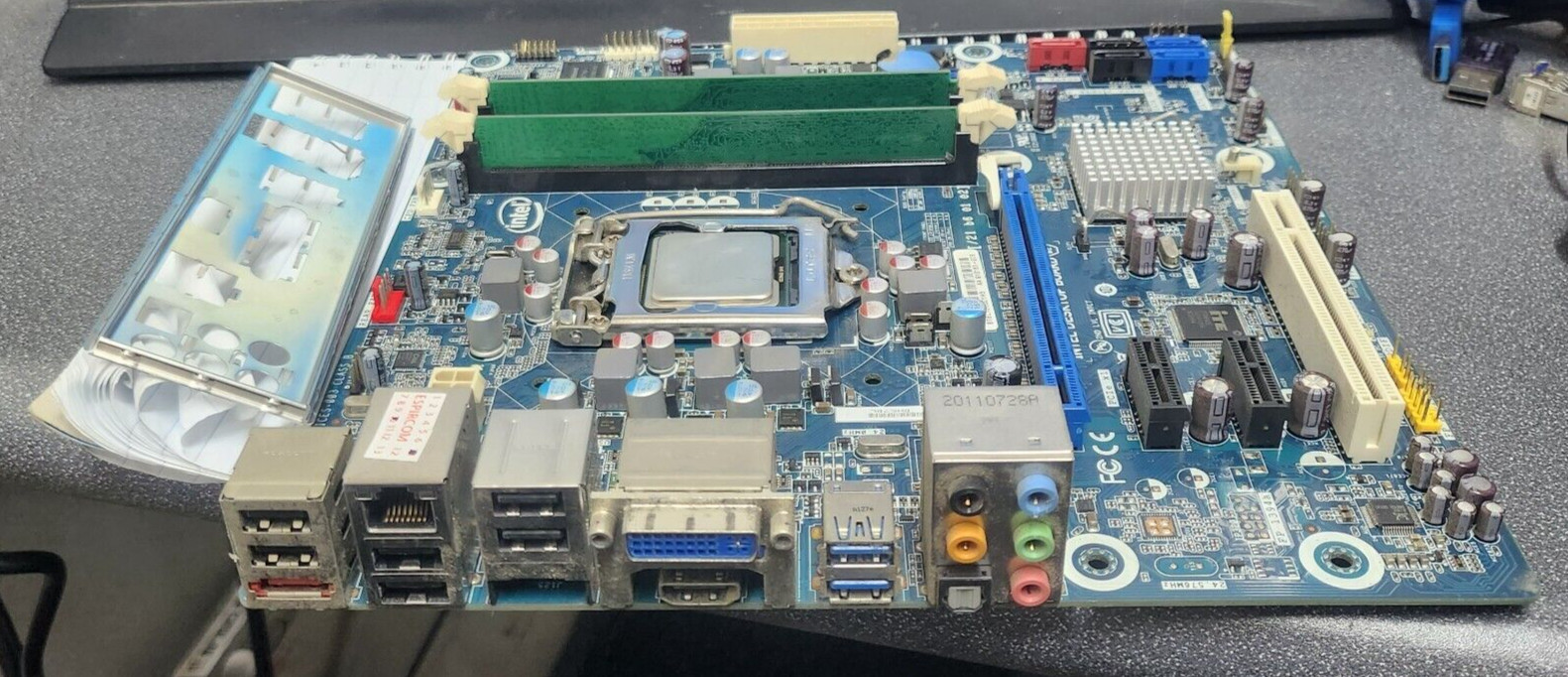 Intel DH67BL LGA1155 Micro-ATX Desktop Motherboard w/i7-2600 CPU, 4GB, I/O Plate
