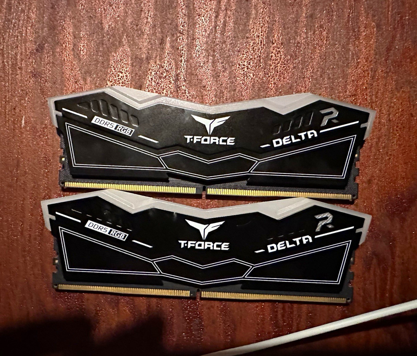 TEAMGROUP T-FORCE DELTA RGB 16GB (2x8GB) DDR5-6000 UDIMM 288P MPN