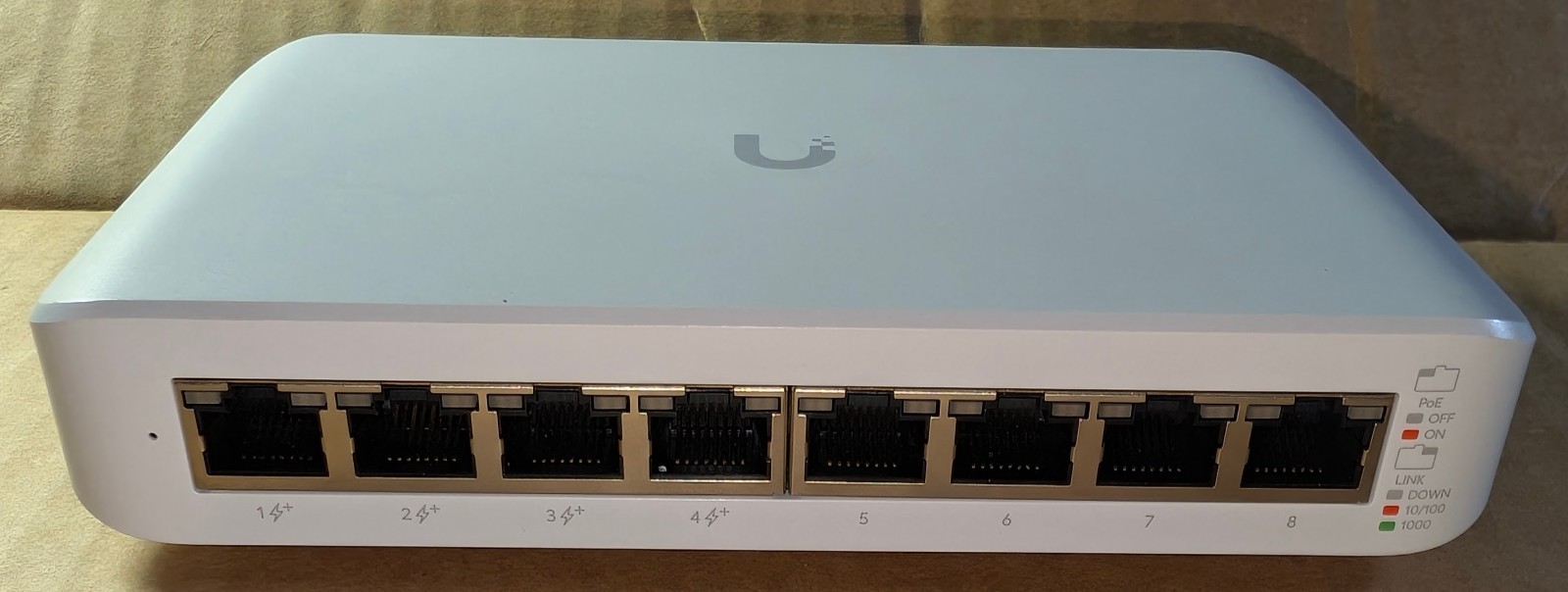 Ubiquiti Networks USW-Lite-8-PoE Gigabit Ethernet Switch