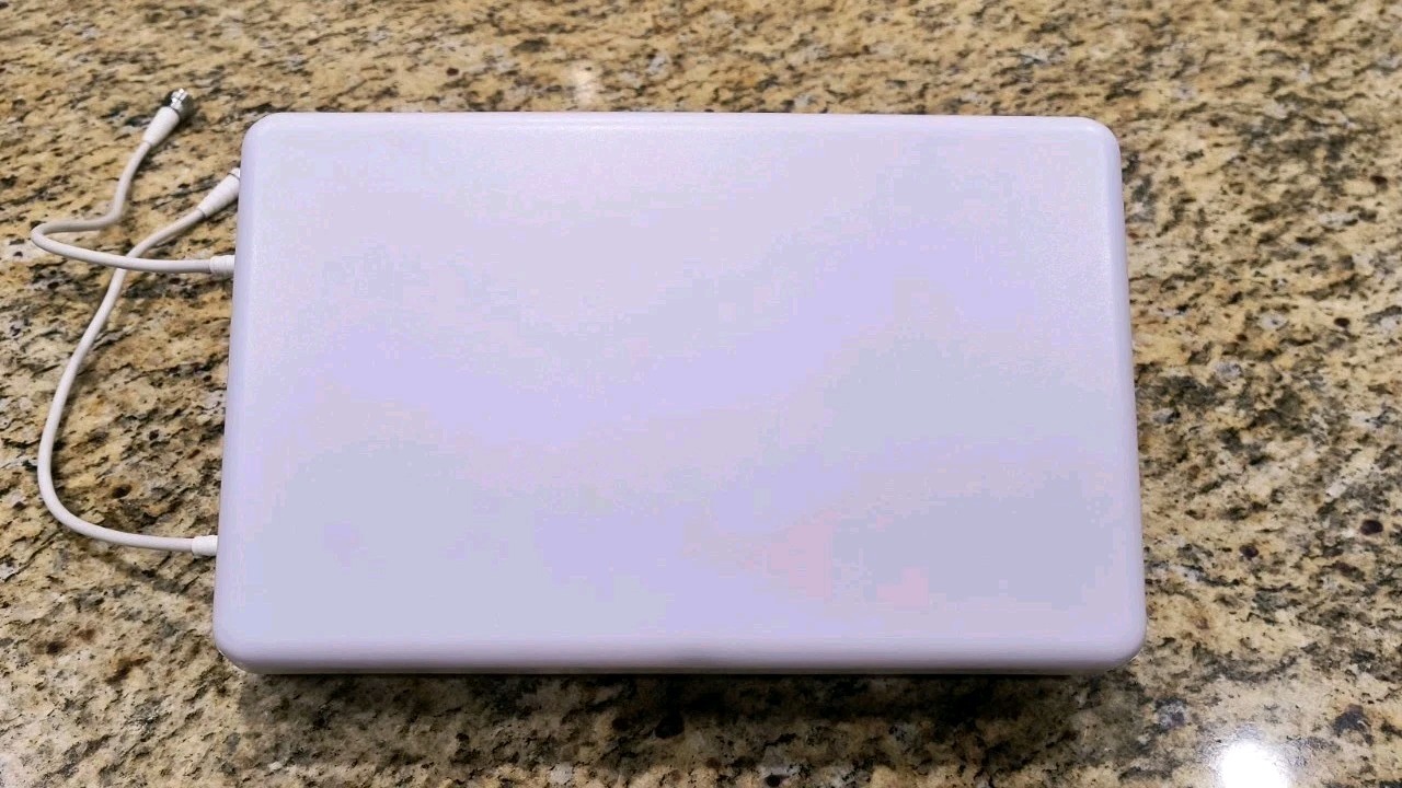 Waveform 2x2 MIMO Outdoor Panel Antenna 7-10 dBi Gain, 600-2700 MHz