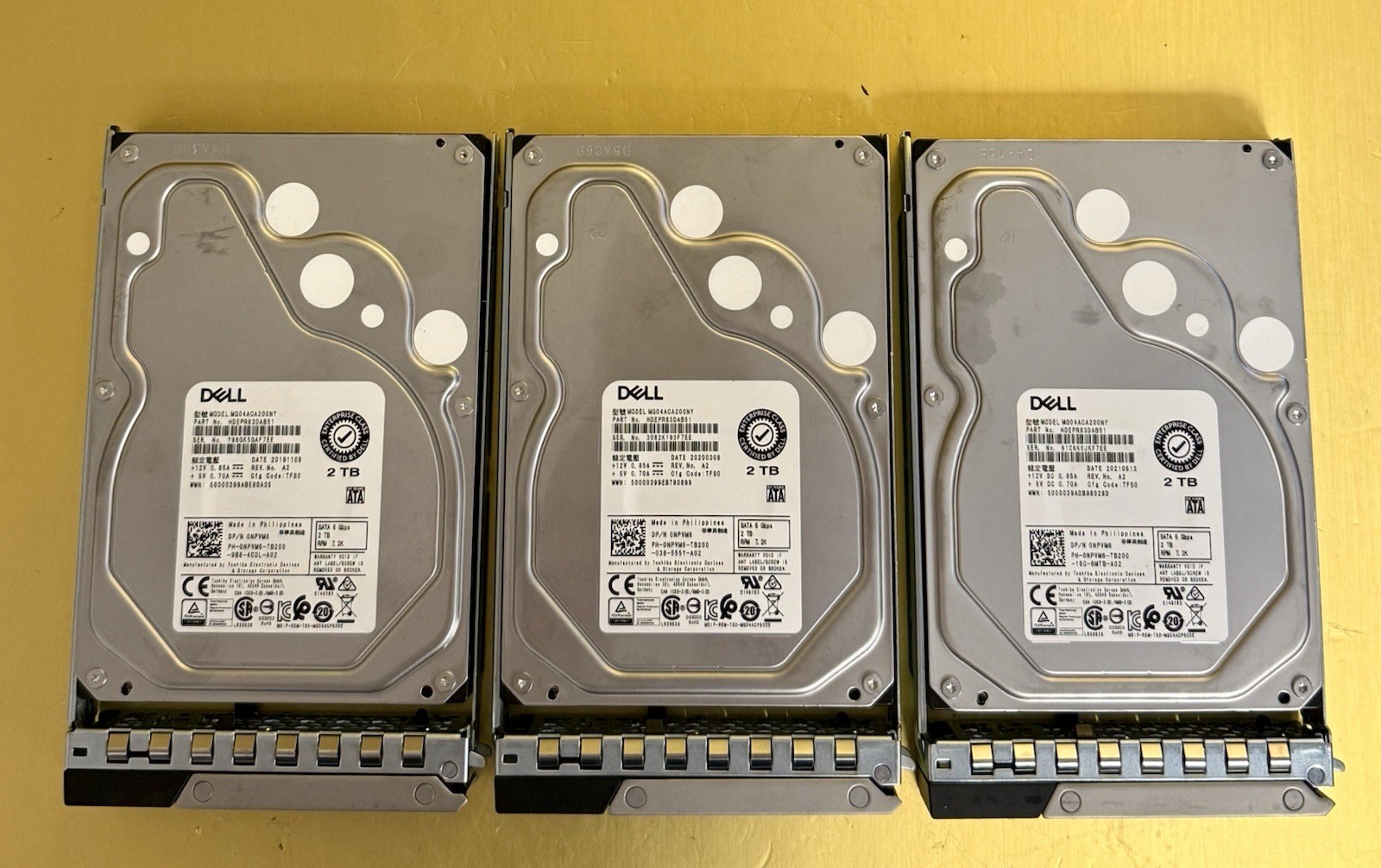 {Lot of 3x} Dell MG04ACA200NY 0NPVM6 2TB 3.5" SATA Hard Drives W/ Caddy