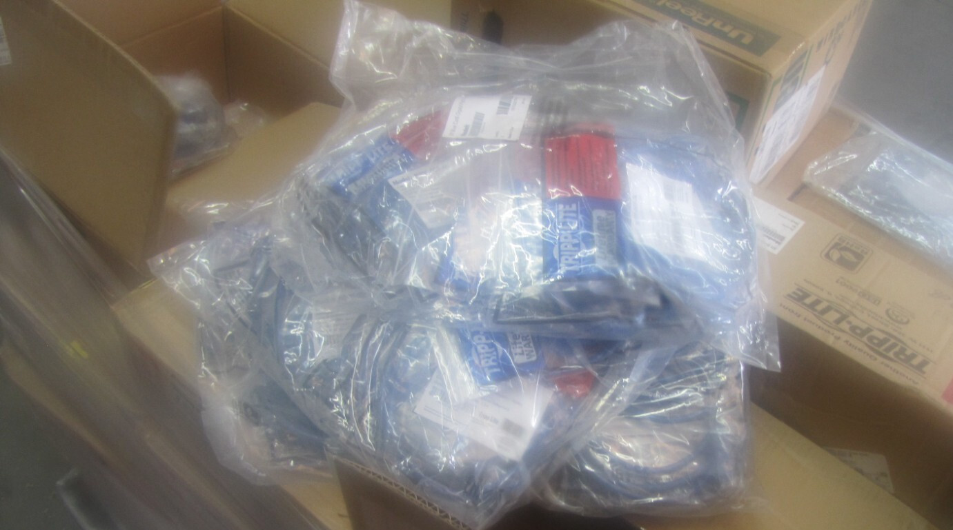 Lot of 100 Tripp Lite N200-005-BL CAT6  Cable 5ft Blue RJ45 Male to Male Gigabit