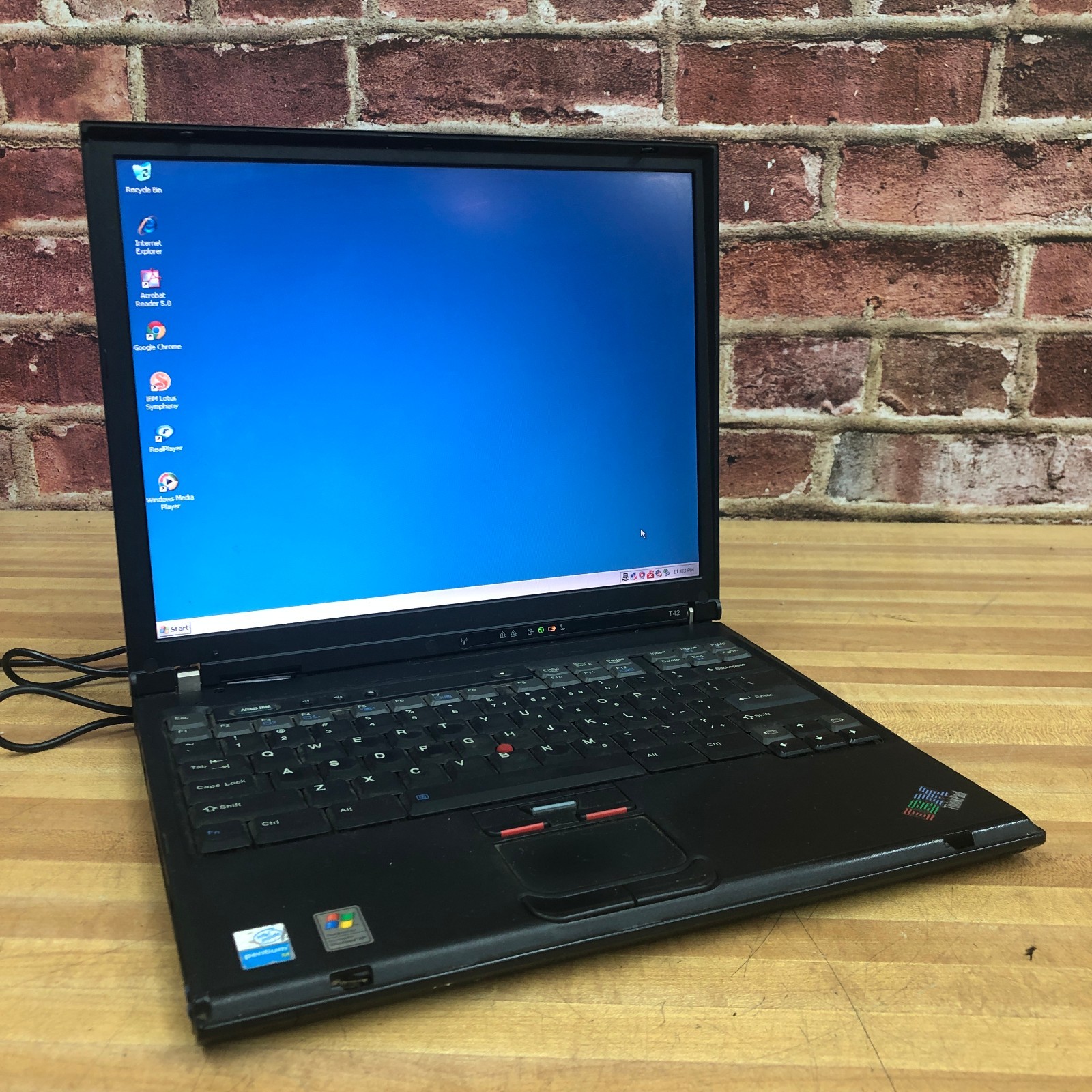 IBM ThinkPad T42 Retro Gaming Laptop Pentium M 1.7GHz 512MB RAM (Windows XP Pro)