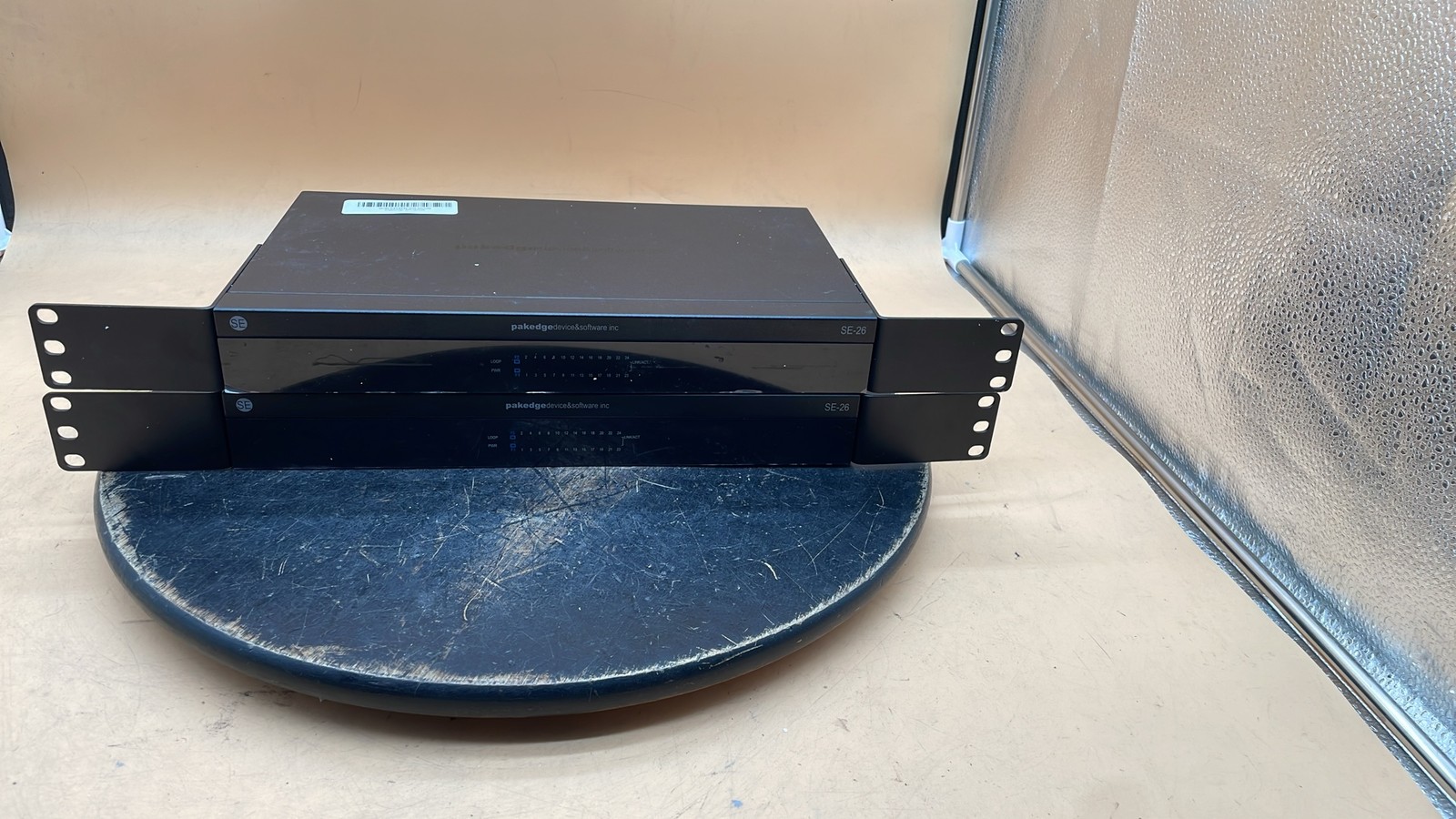 Pakedge SE-26 26-Port Unmanaged Gigabit Ethernet Switch Rackmount Lot of 2
