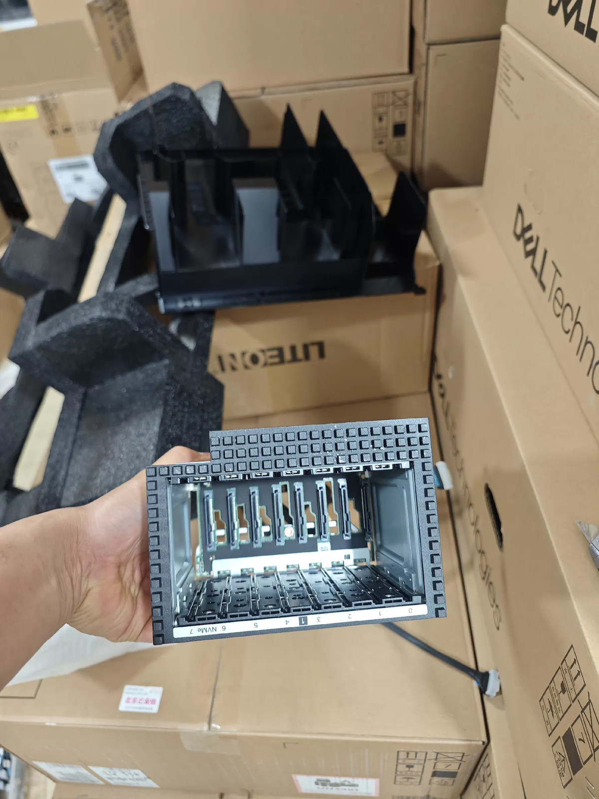 Dell T550 T560 NVMe Passthrough Kit 2.5"x8 HDD Backplane Cage