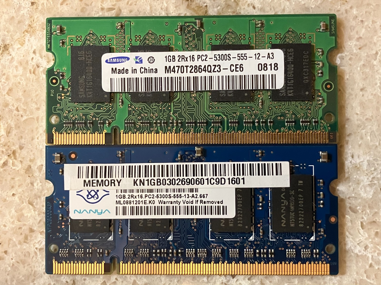Gently Used Samsung-Nanya DDR2 PC2-5300S-555 2GB Notebook Ram Kit