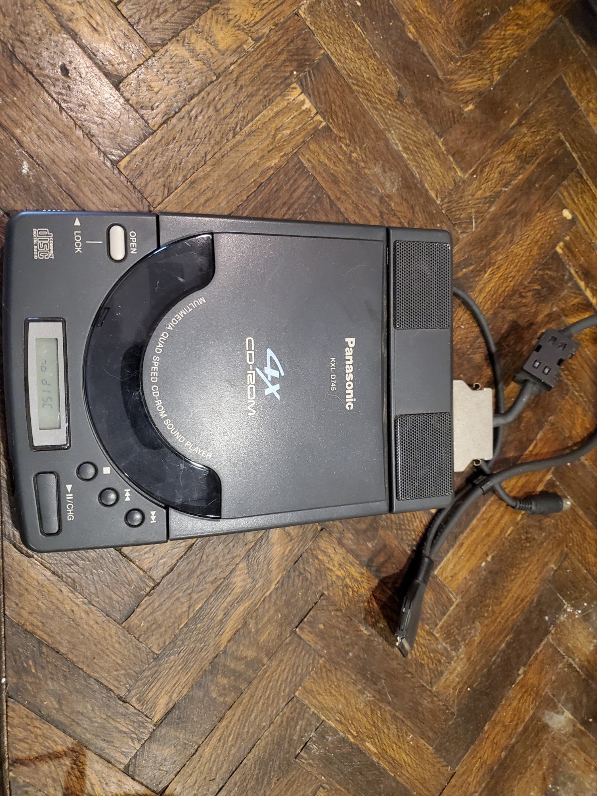 Panasonic KXL-D745 Multimedia Quad Speed 4X CD-ROM Sound Player With Cords, Read