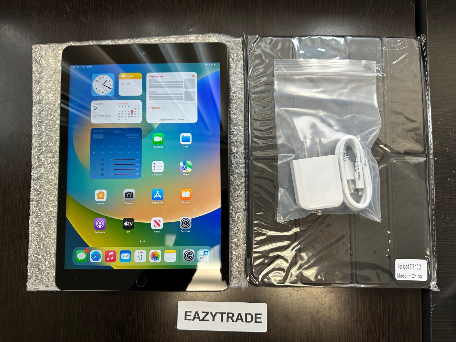 Apple iPad 7th Gen 10.2in - 32GB 128GB - Gray Silver Gold - Bundle