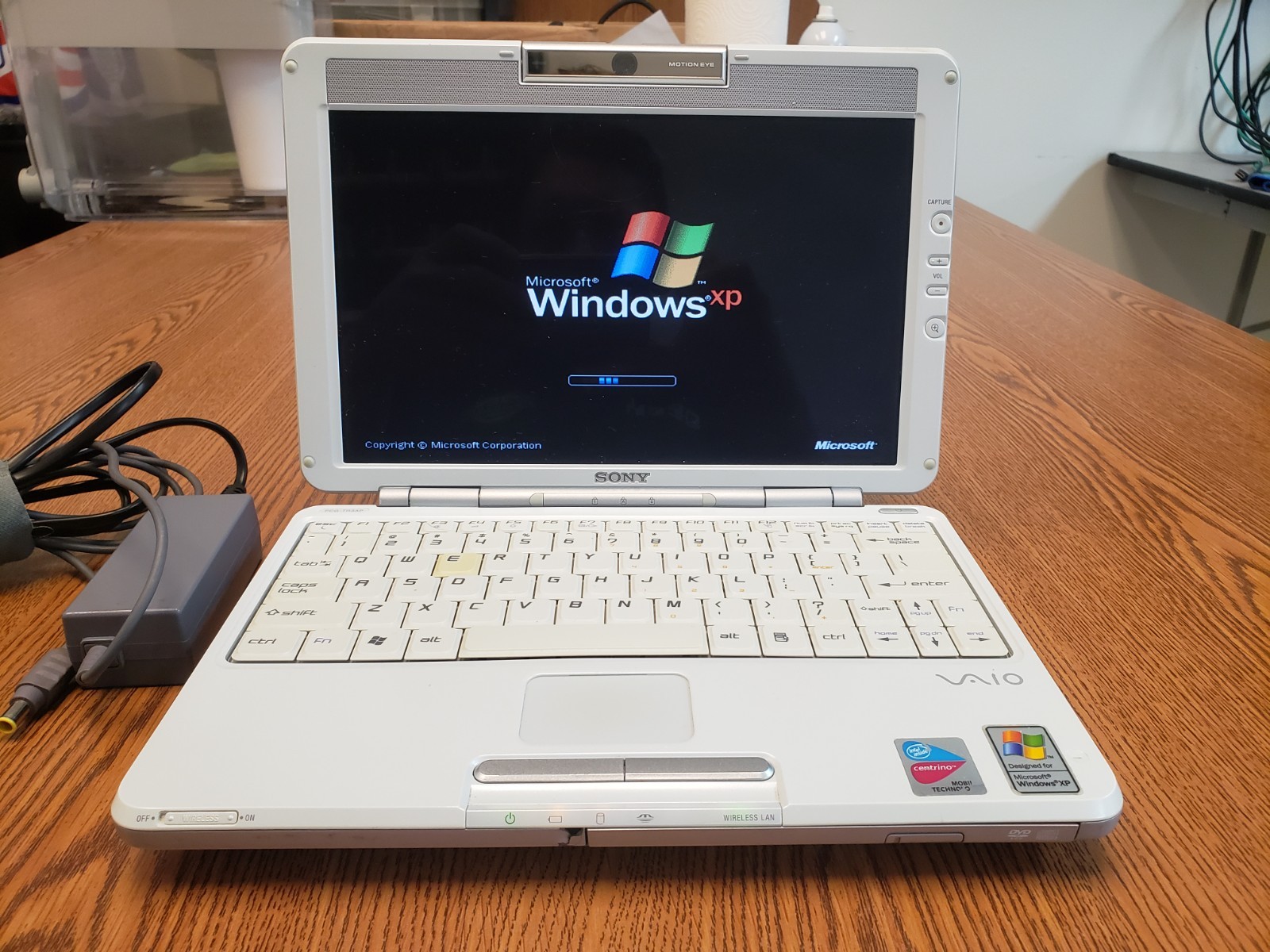 Sony Vaio PCG-TR3AP Notebook *VINTAGE* Windows XP SP3 ** READ DISCRIPTION **