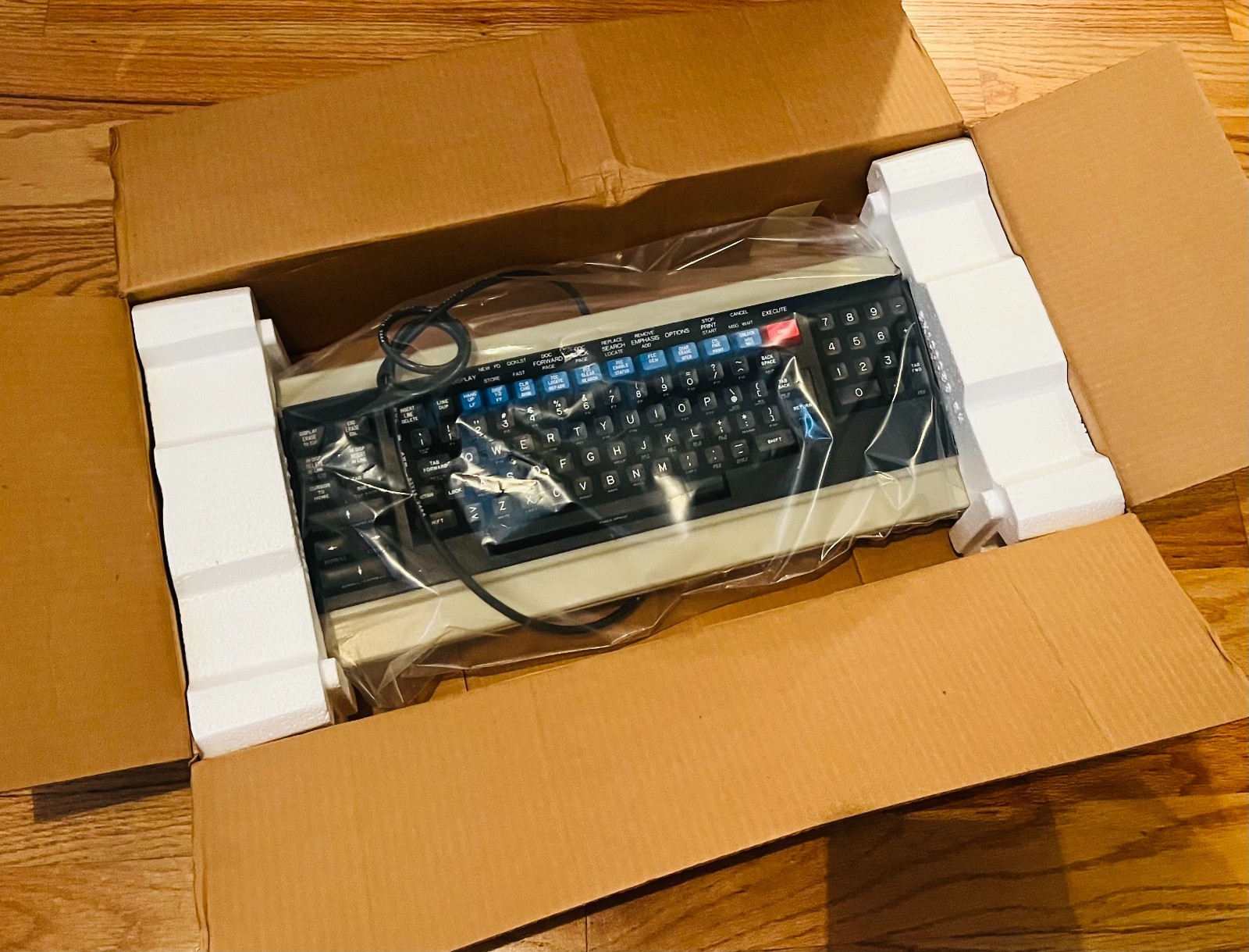 NIB 42 Yrs Vintage Sperry Univac UTS 4000 Keytronic Computer Keyboard 1982-83 