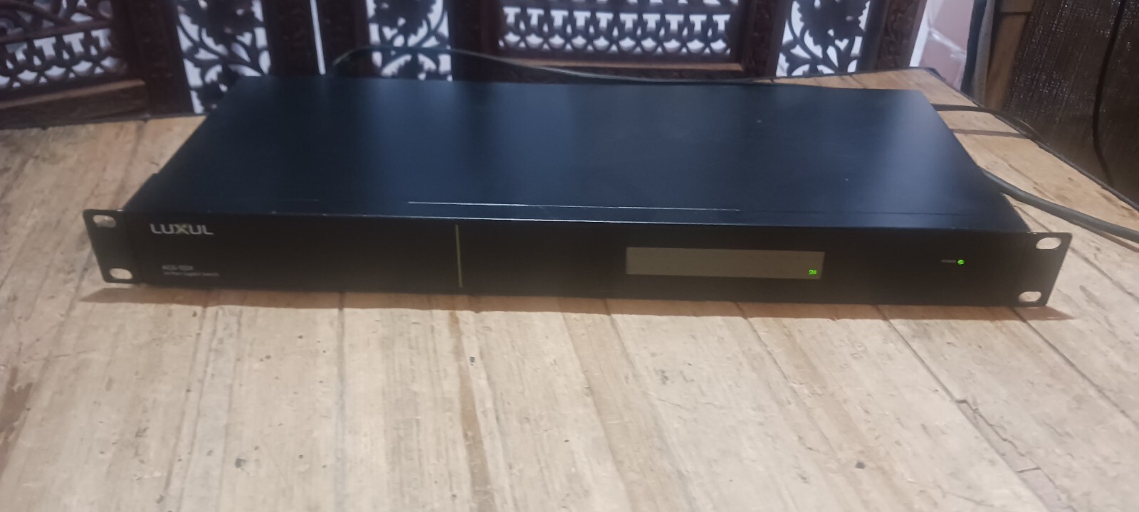 LUXUL  AGS-1024  24 Port Gigabit Switch  