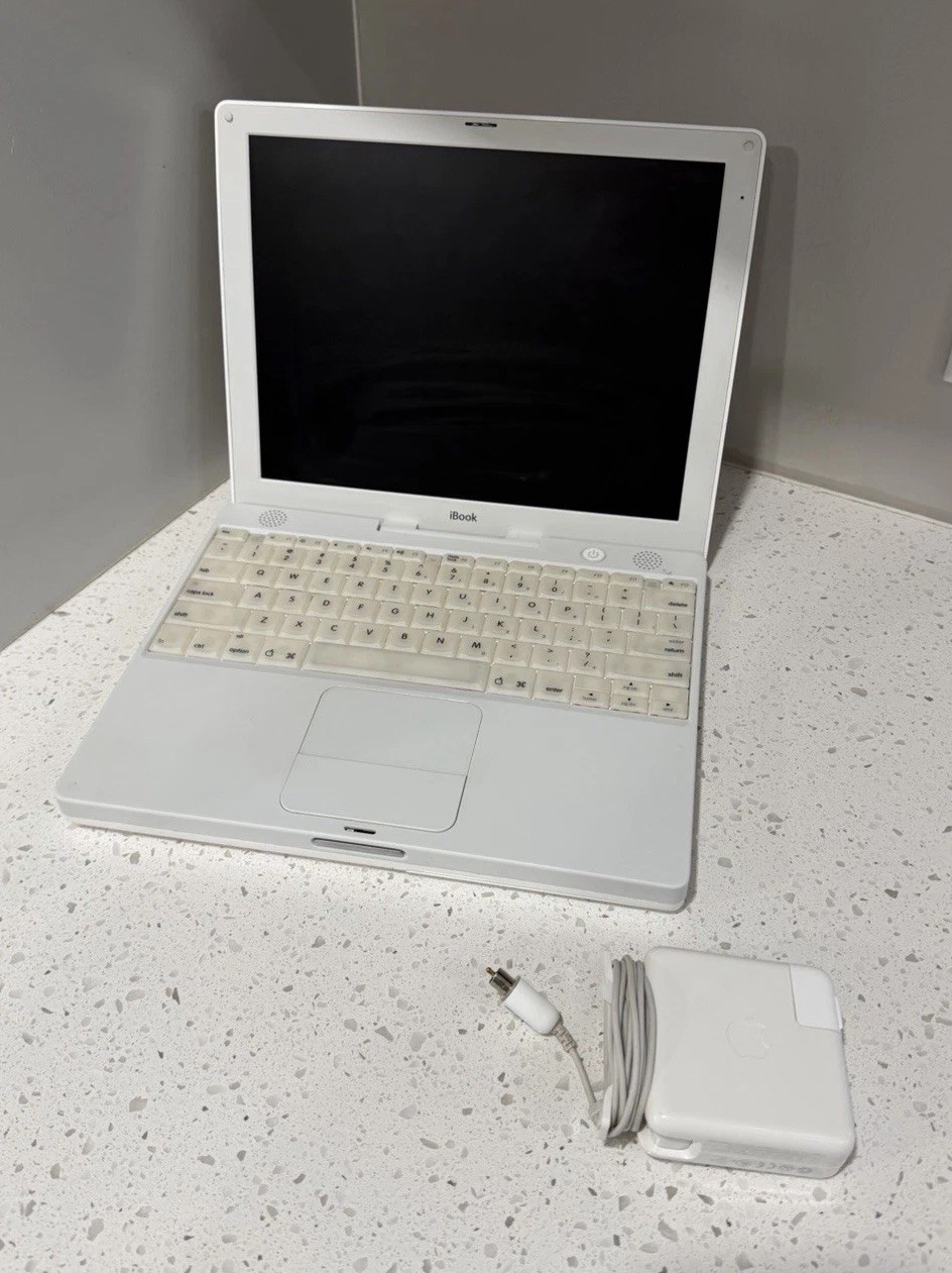 Apple A1133 iBook 12.1" Laptop/Notebook G4 1.33GHz AS IS