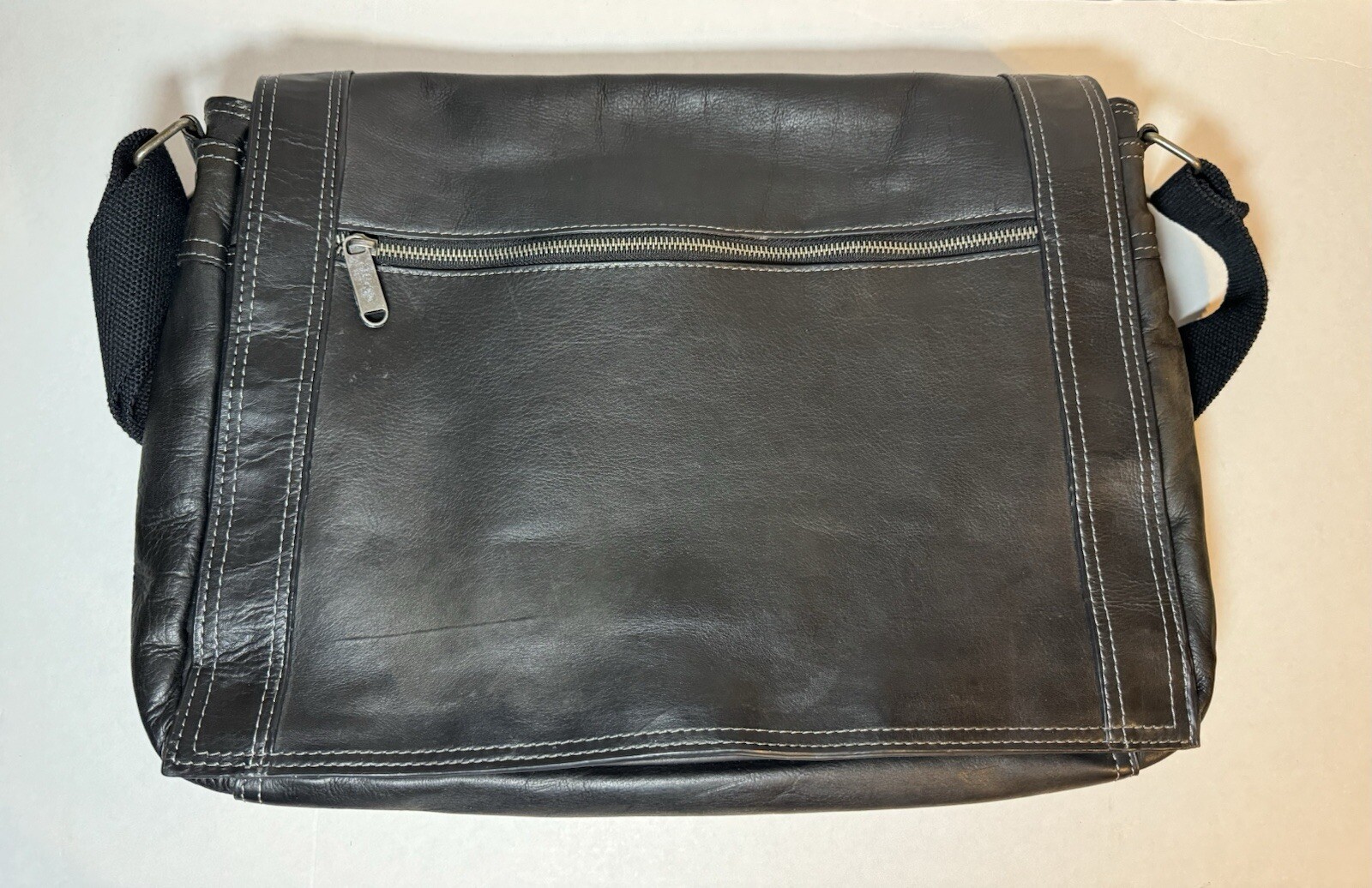 eBags Black Leather Messenger Crossbody Laptop Bag Very Good Condition