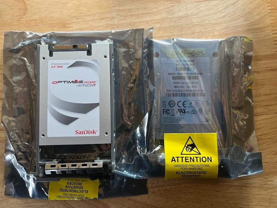 Lot of 2 - SanDisk Optimus 800GB 6Gb/s 2.5" SAS SSD - PN: SDLKOCDM-800G-5CA1