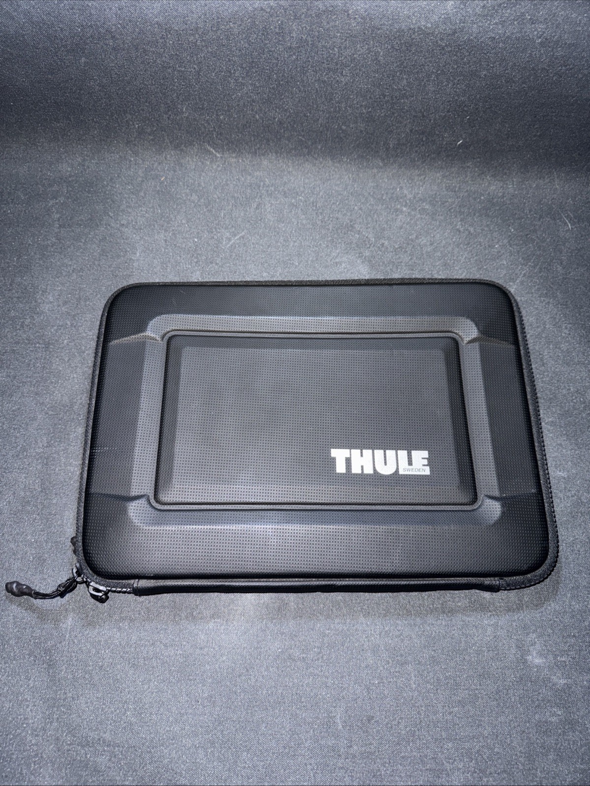 Thule Gauntlet MacBook Pro Sleeve Carry Protective Case Zip Around 14 Inch