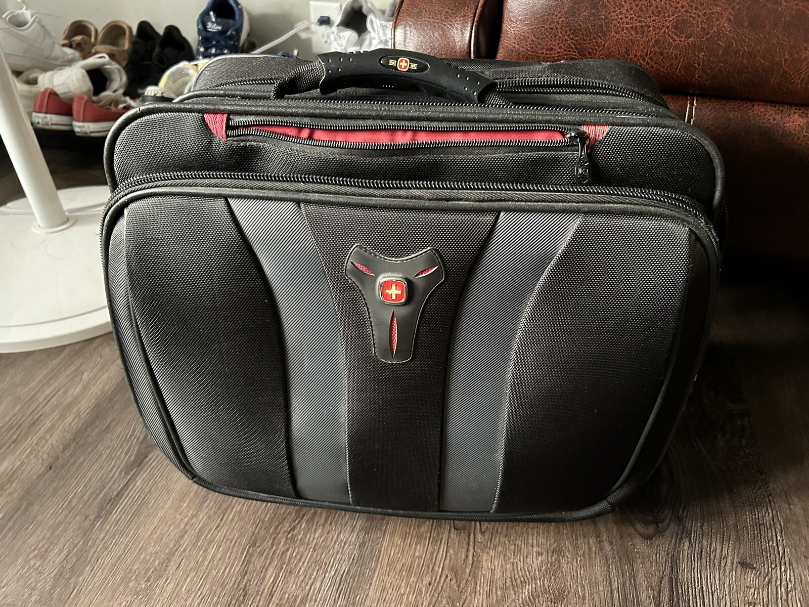 SwissGear Granada Double Gusset Wheeled Laptop Case - Black