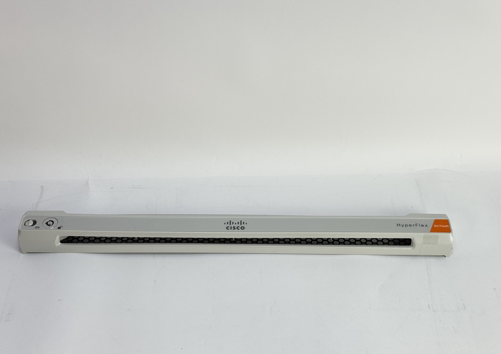 Cisco HyperFlex Edge 4.0 1U Security Bezel C220 M5 with Key 74-120464-02