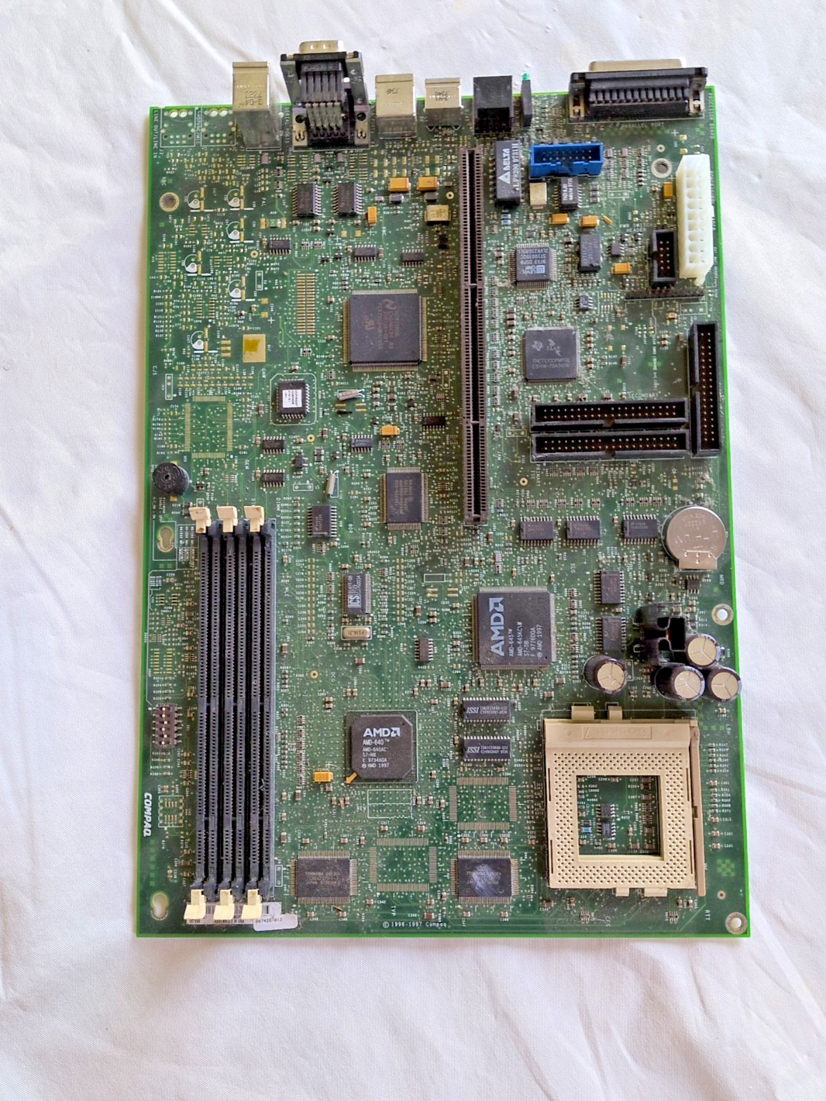 Compaq DeskPro 4000 Desktop Motherboard- 296682-001 Untested PC Components Part